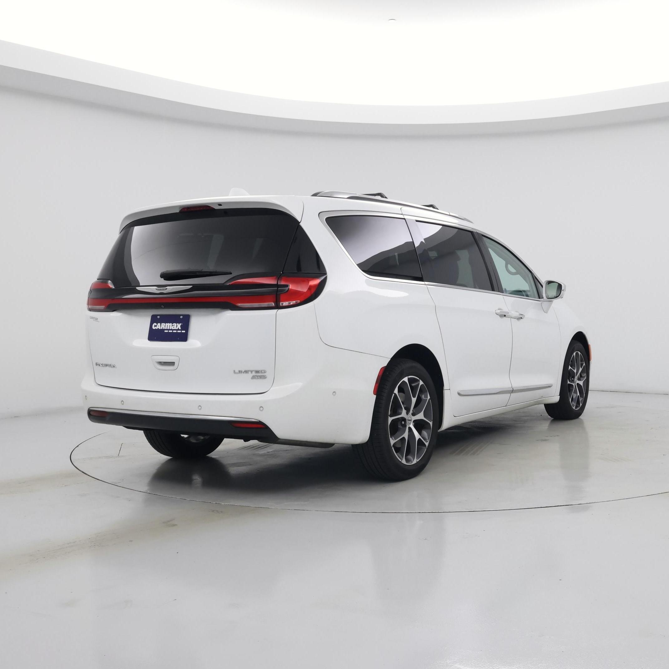 Thumbnail: 2021 Chrysler Pacifica - 8