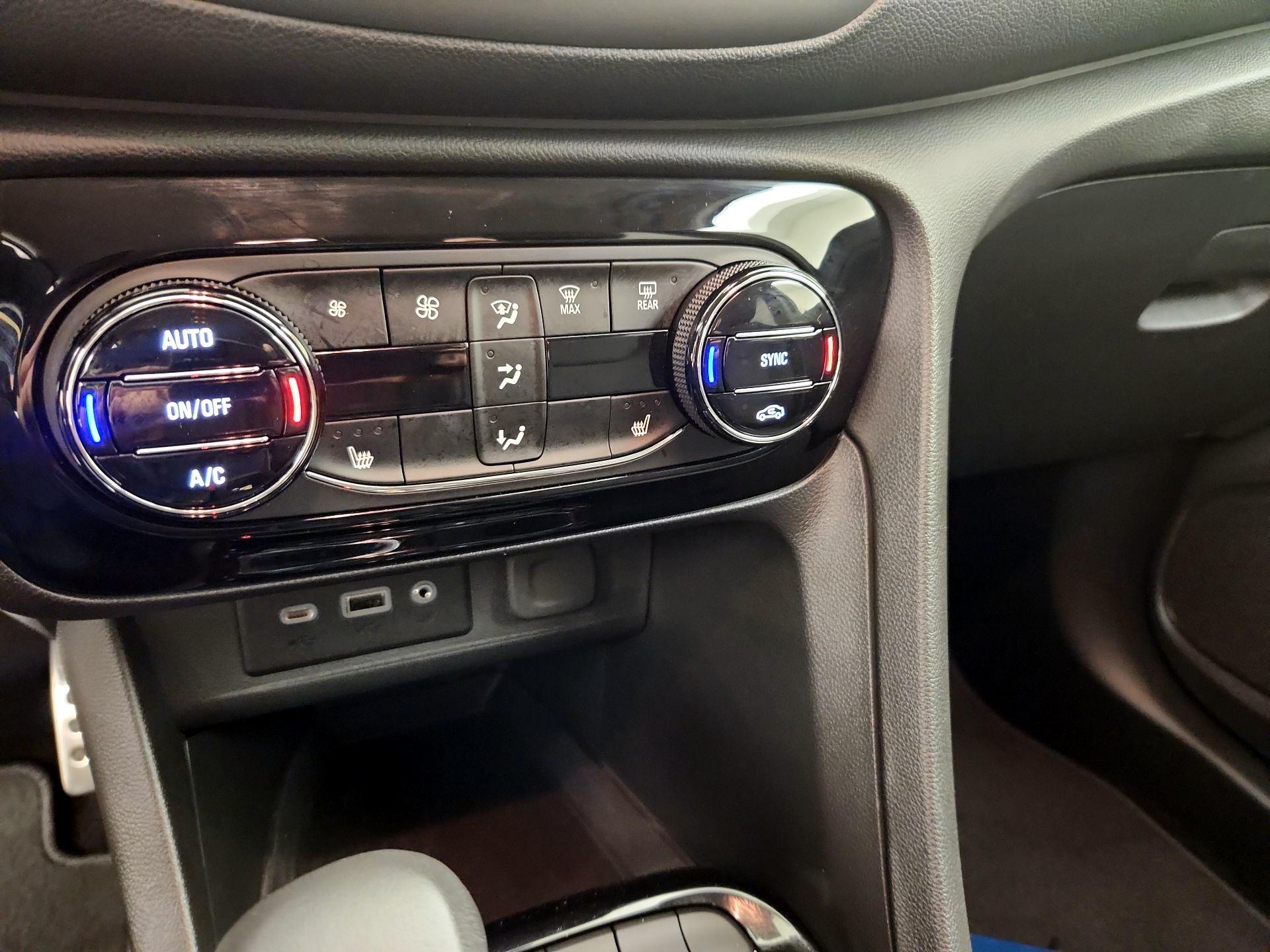 Thumbnail: 2023 Buick Encore GX - 16