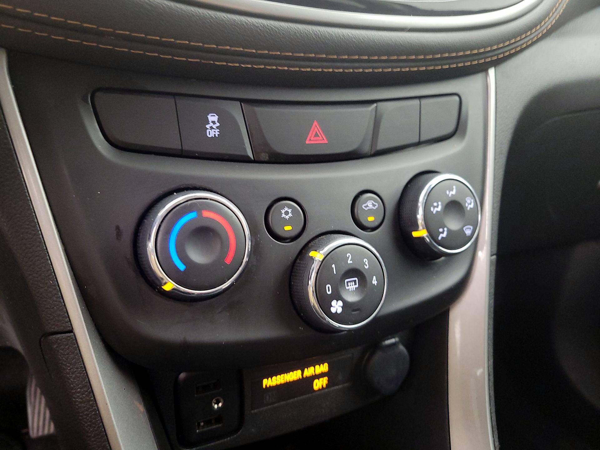 Thumbnail: 2020 Chevrolet Trax - 17