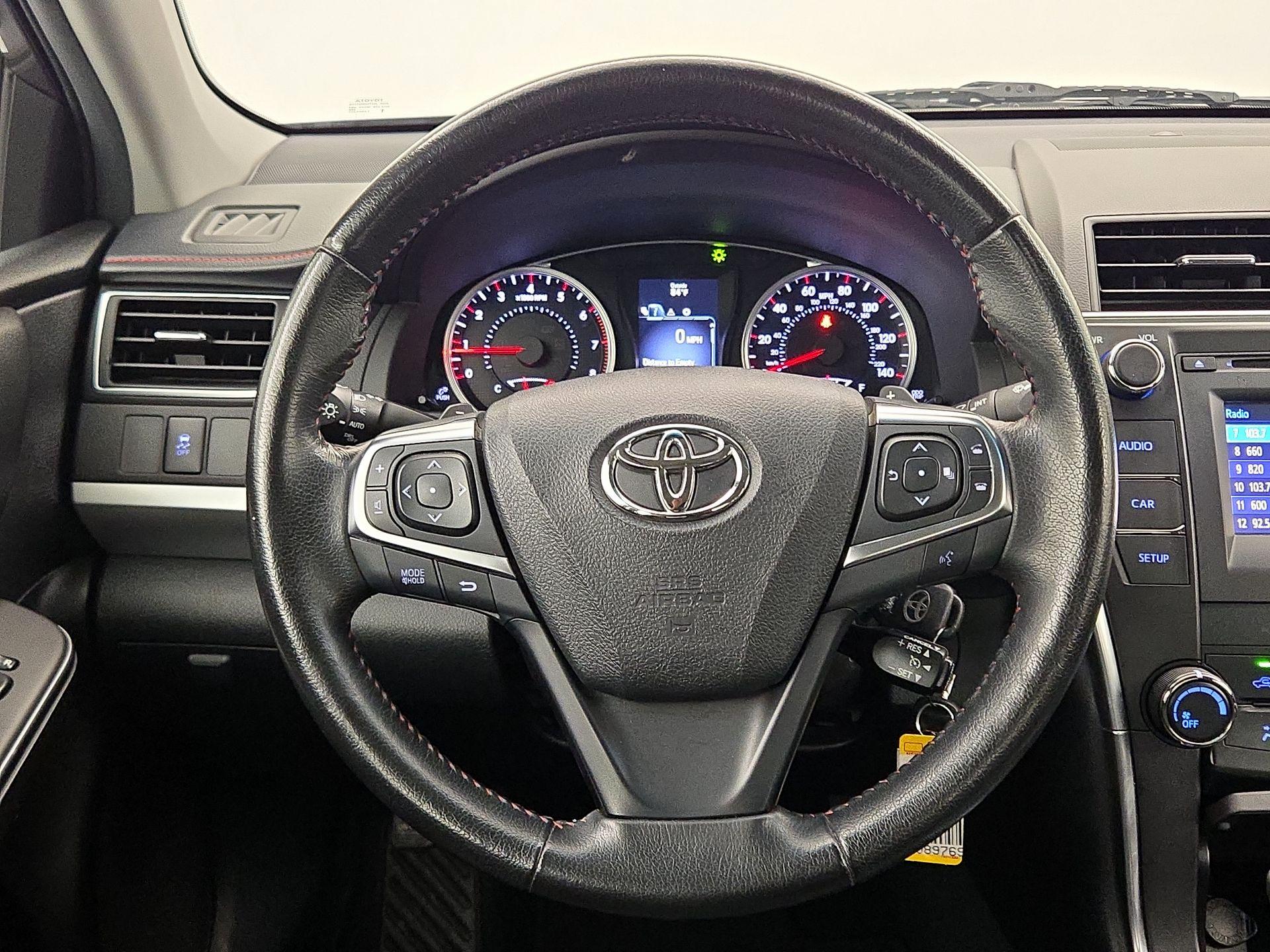 Thumbnail: 2016 Toyota Camry - 10
