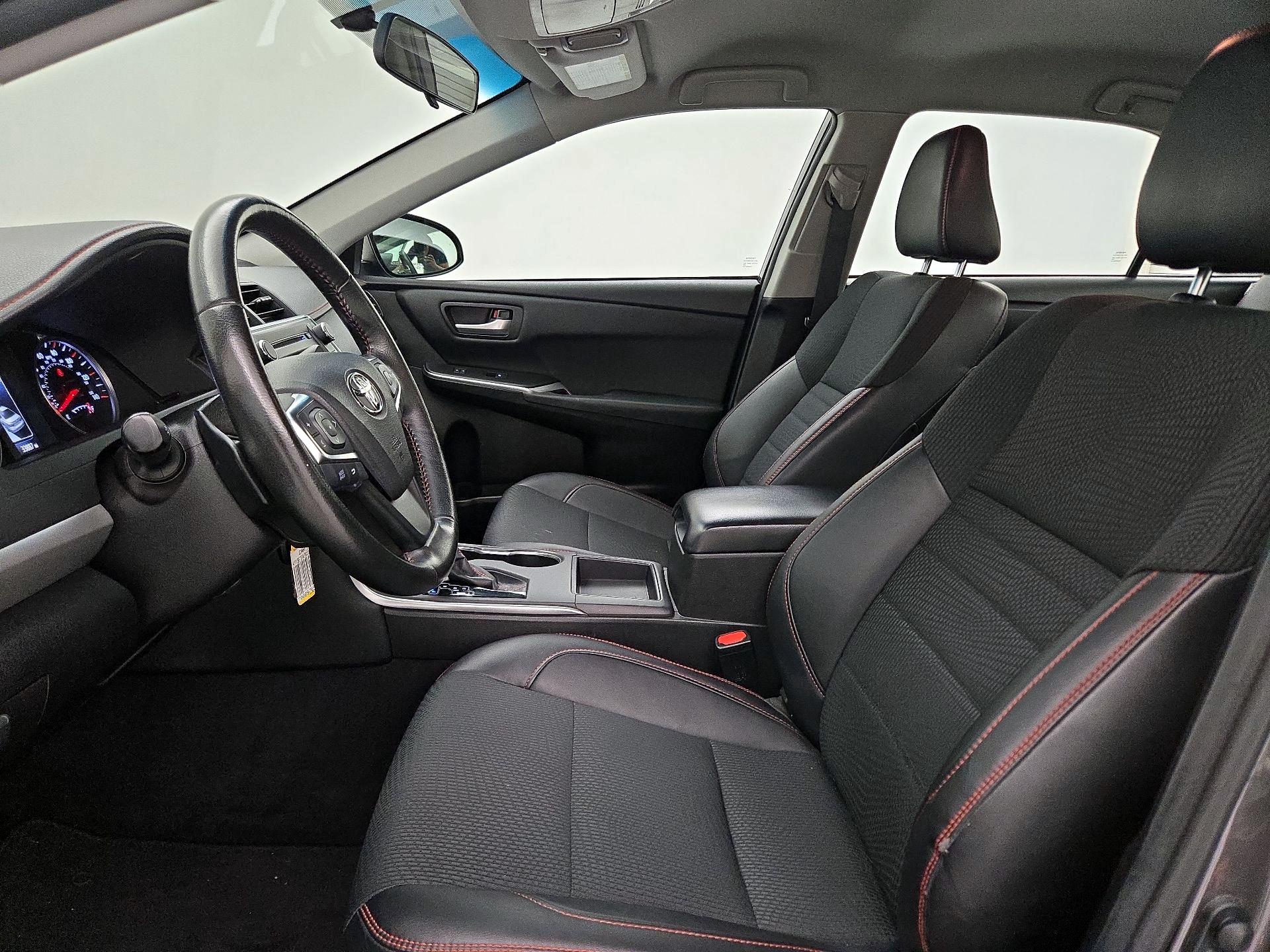 Thumbnail: 2016 Toyota Camry - 11