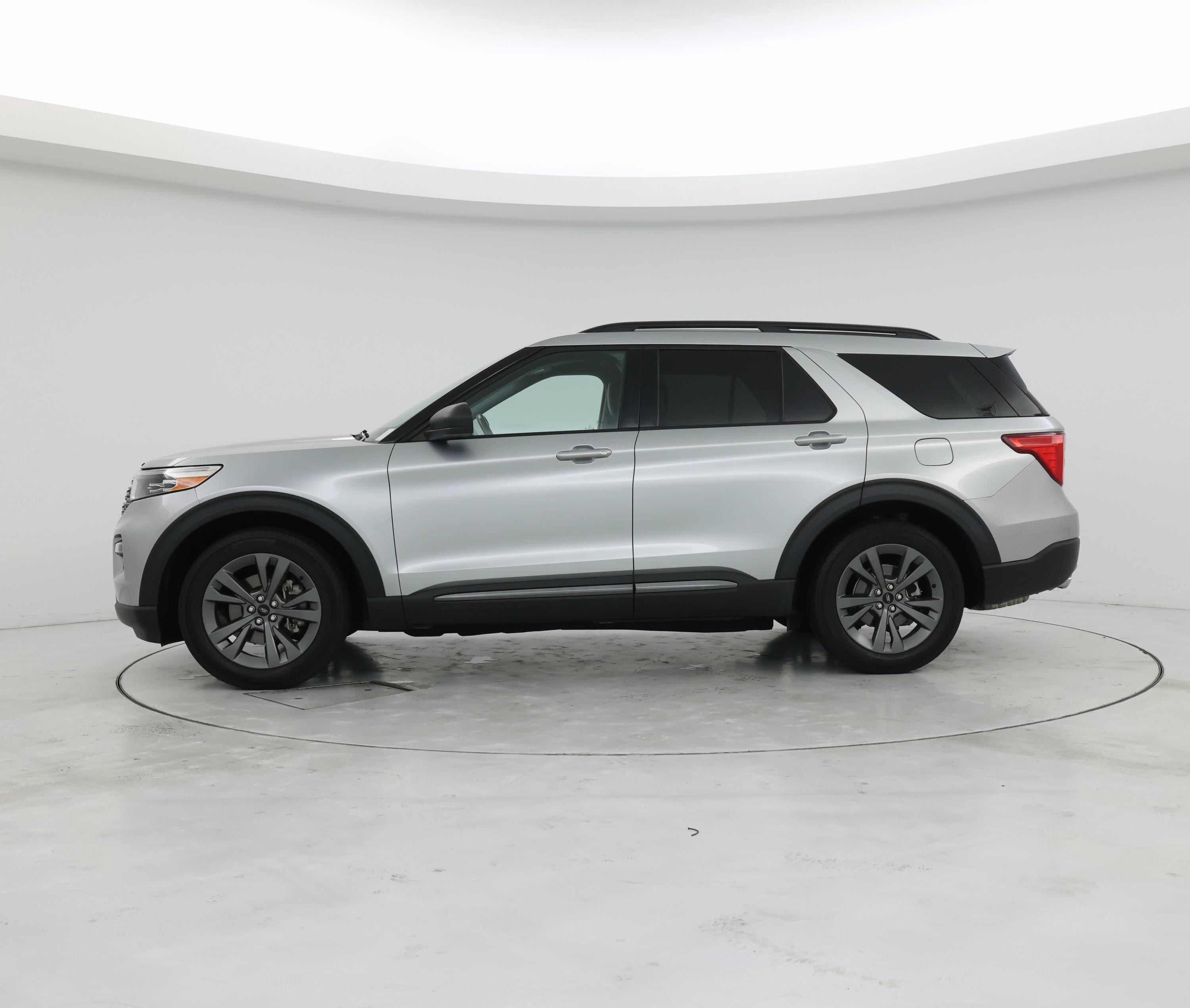Thumbnail: 2021 Ford Explorer - 3