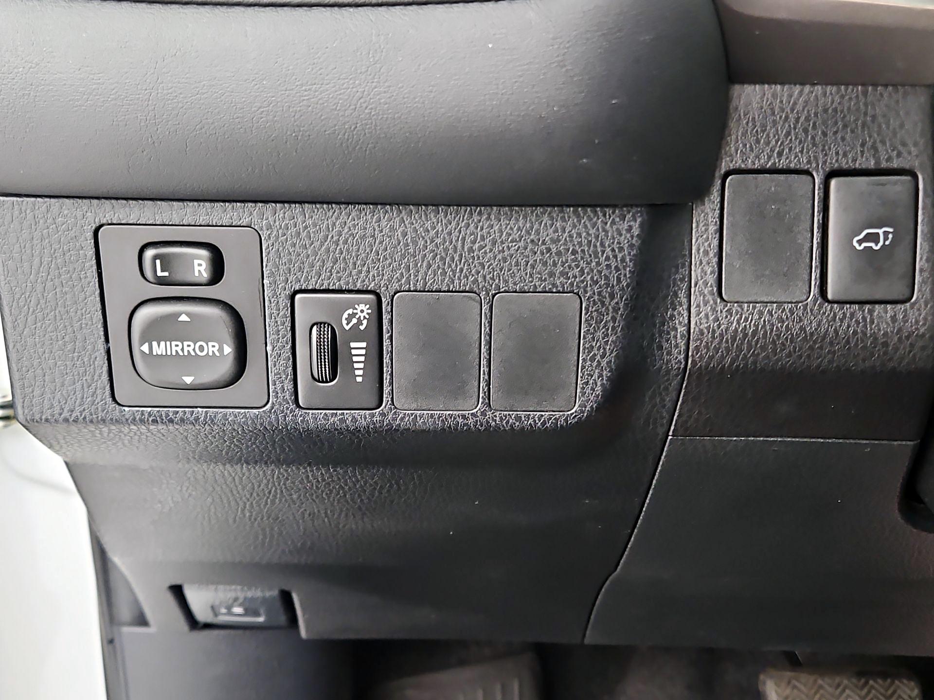 Thumbnail: 2016 Toyota RAV4 - 13