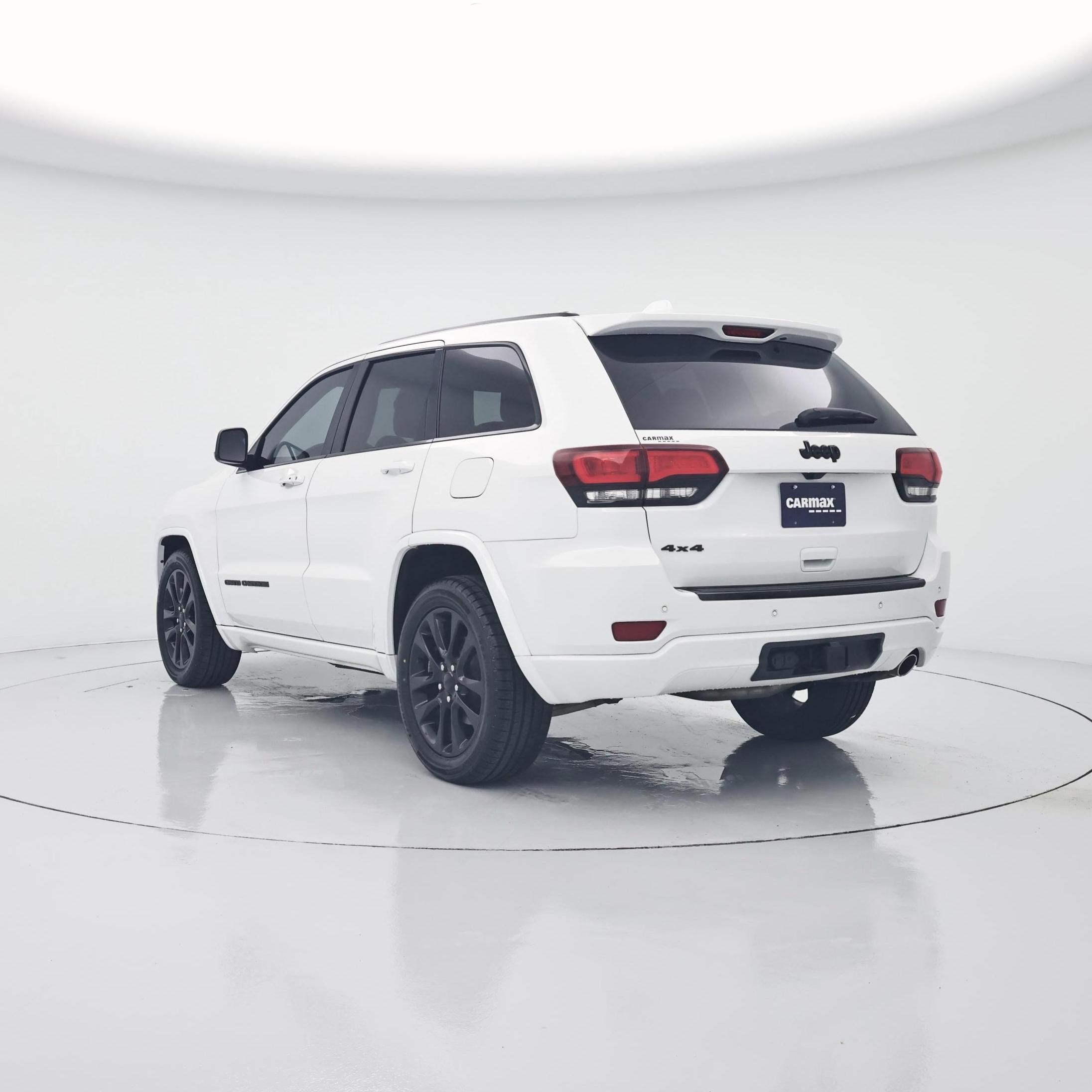 Thumbnail: 2017 Jeep Grand Cherokee - 2