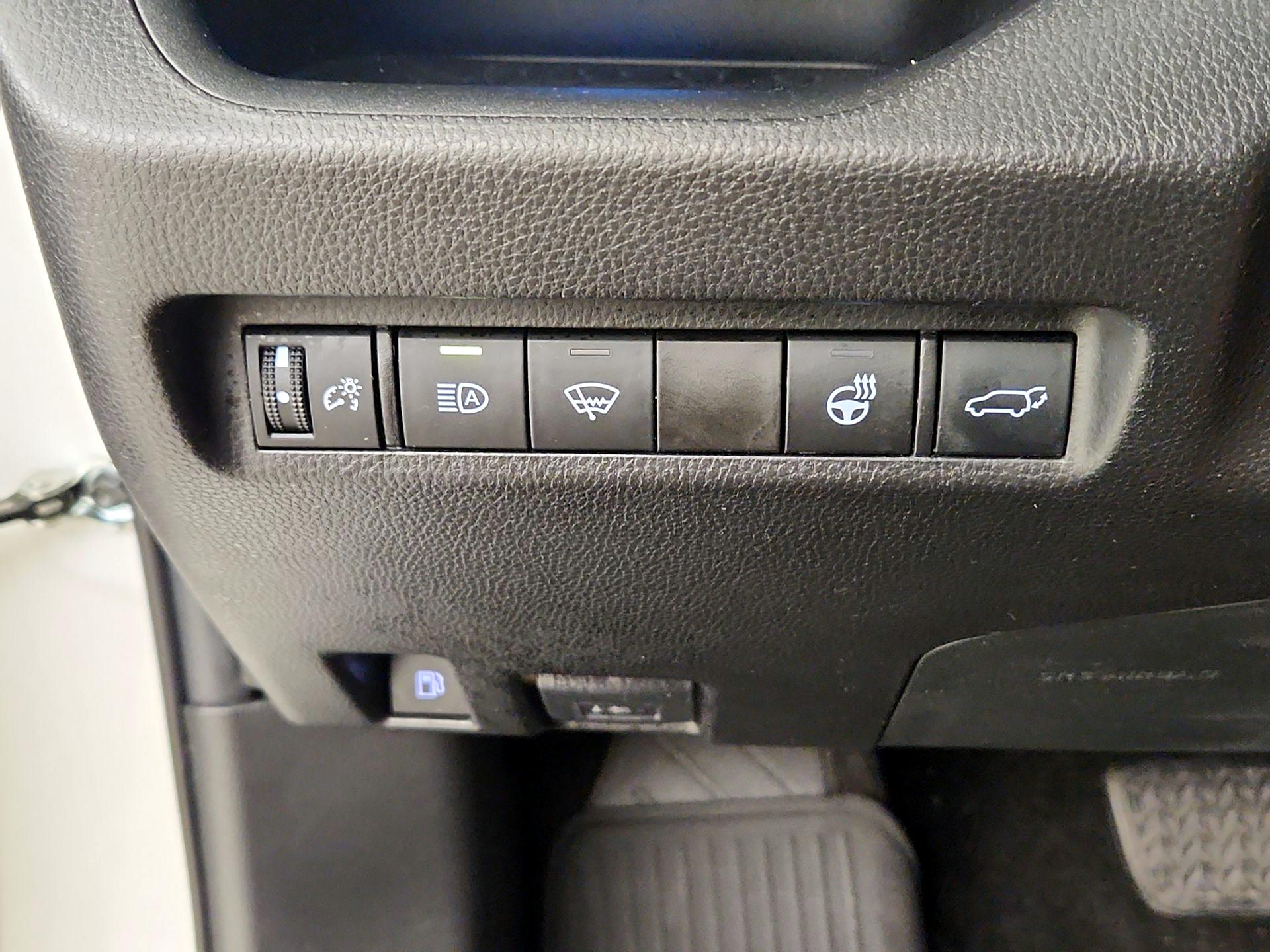 Thumbnail: 2021 Toyota RAV4 - 13