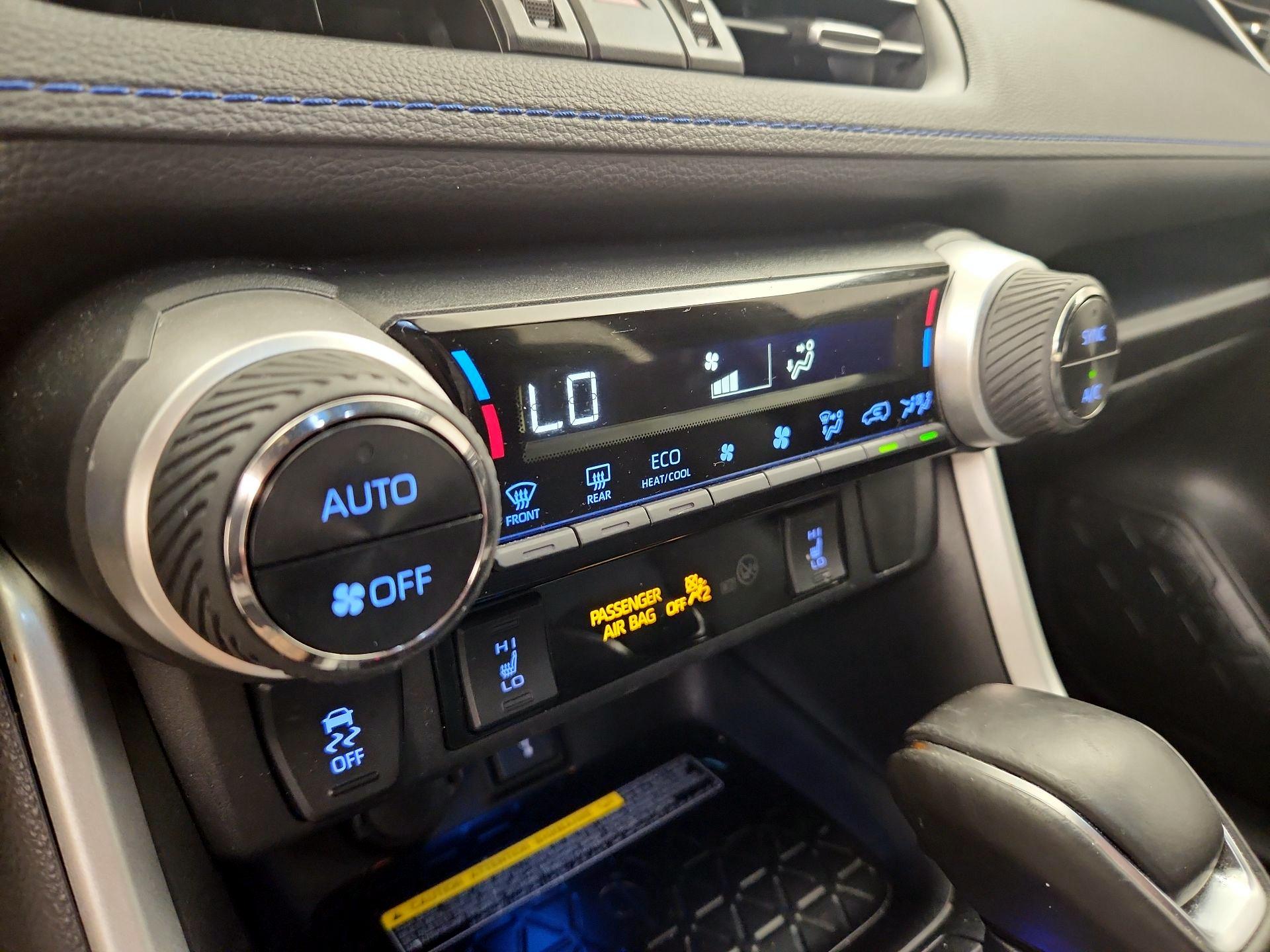 Thumbnail: 2021 Toyota RAV4 - 17