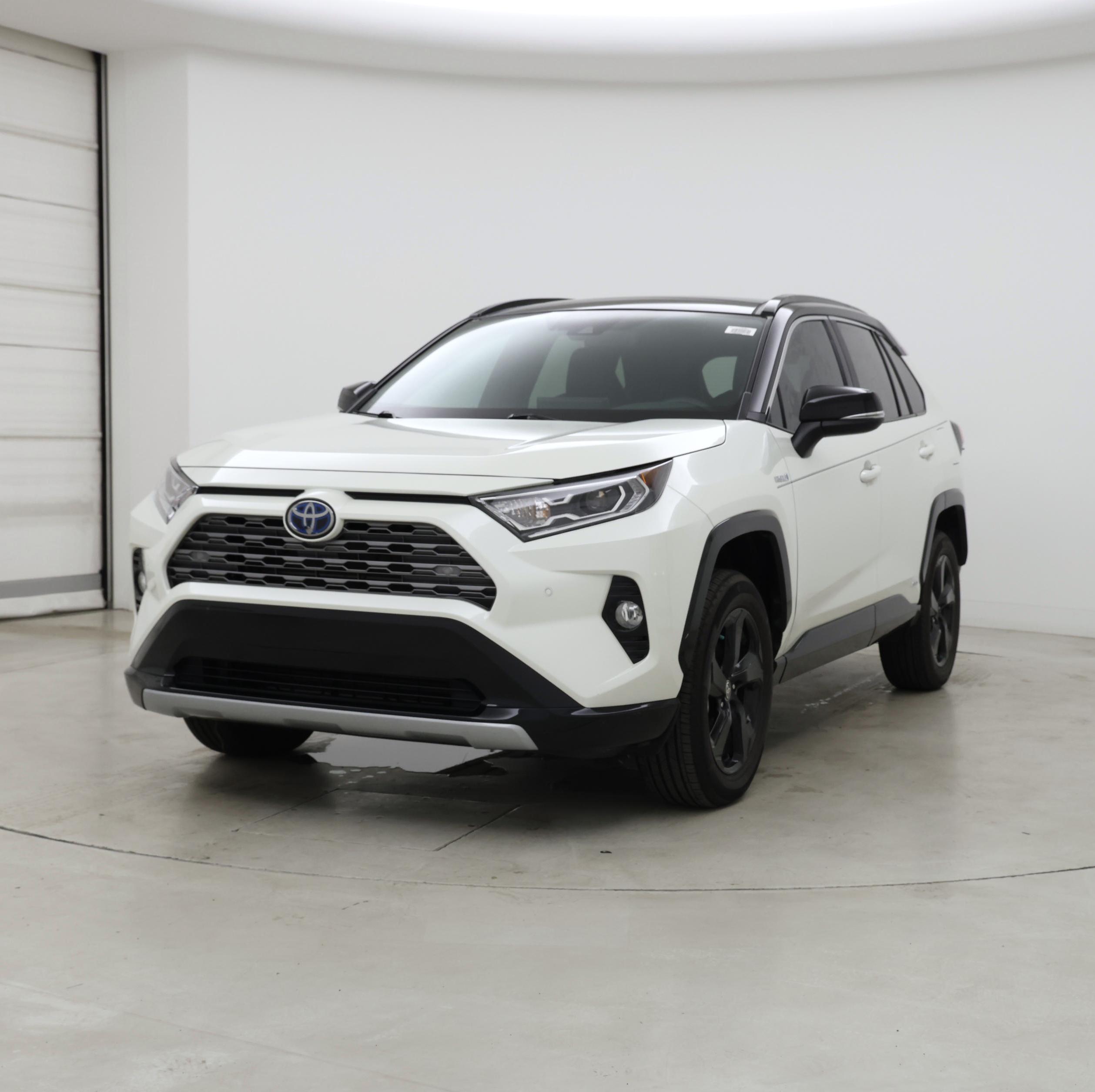 Thumbnail: 2021 Toyota RAV4 - 4