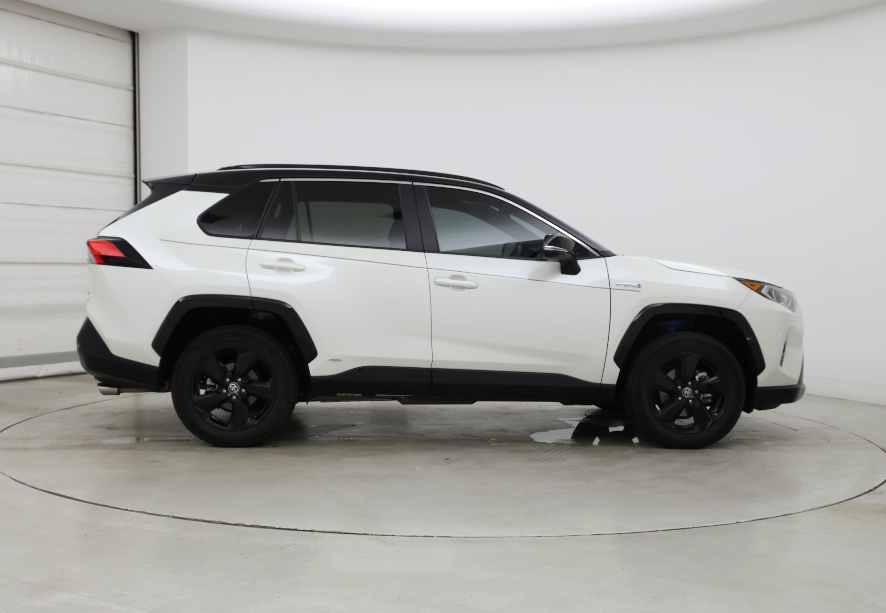 Thumbnail: 2021 Toyota RAV4 - 7