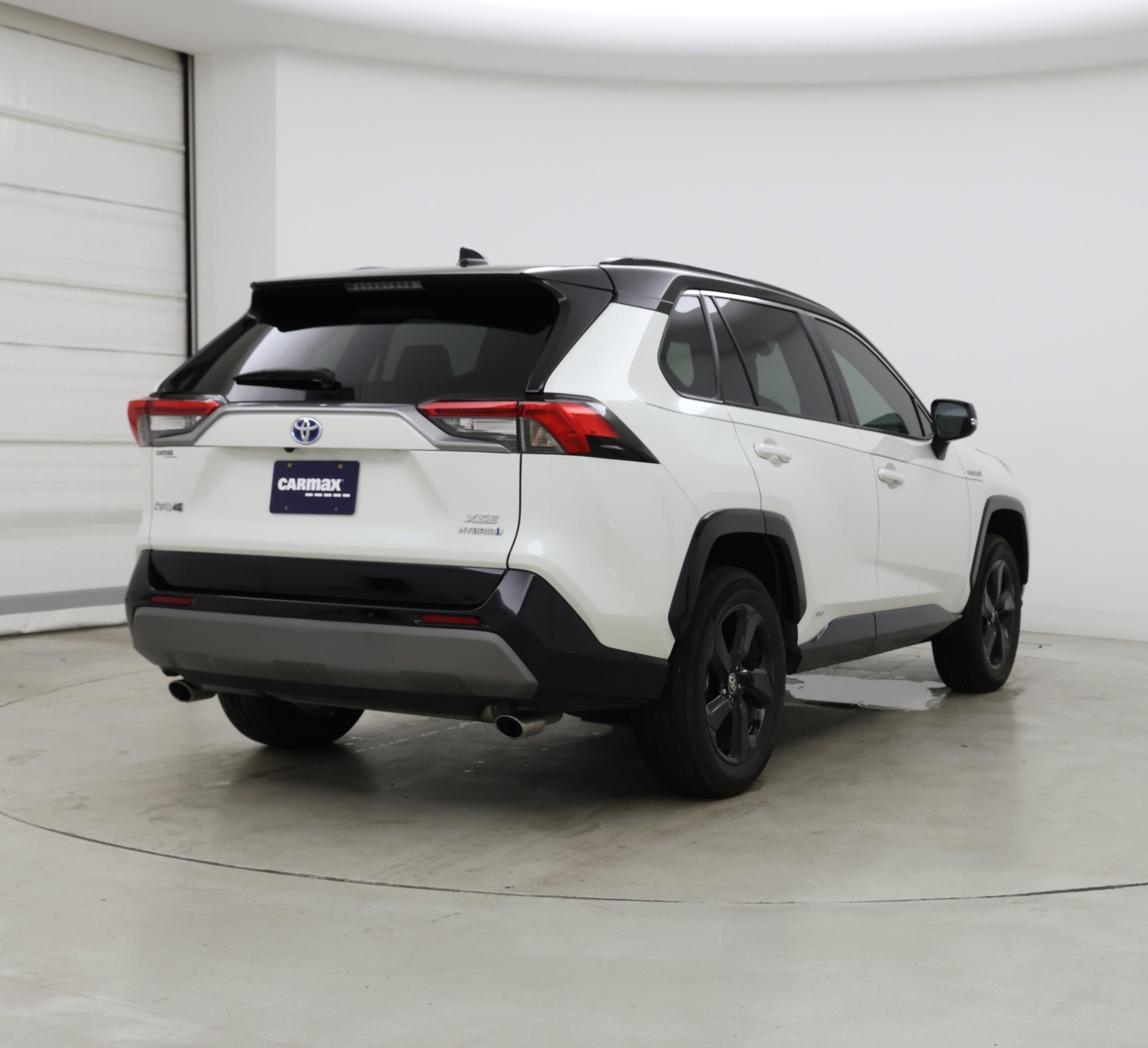 Thumbnail: 2021 Toyota RAV4 - 8