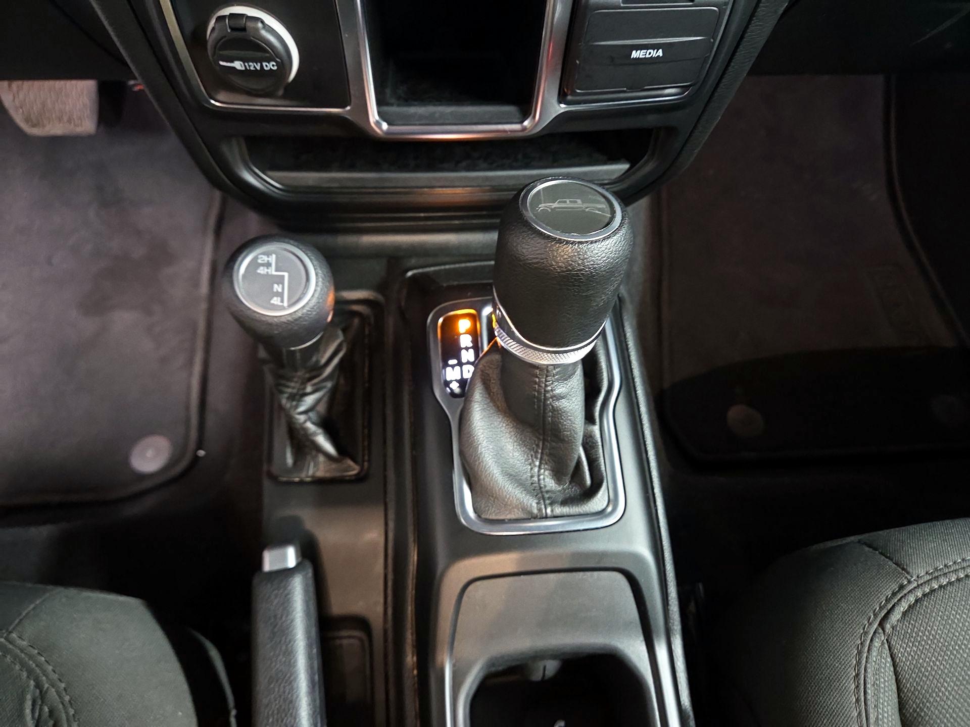 Thumbnail: 2023 Jeep Gladiator - 15