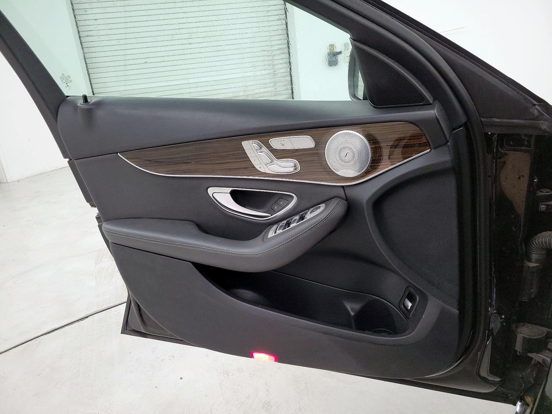 Thumbnail: 2020 Mercedes-Benz C-Class - 12