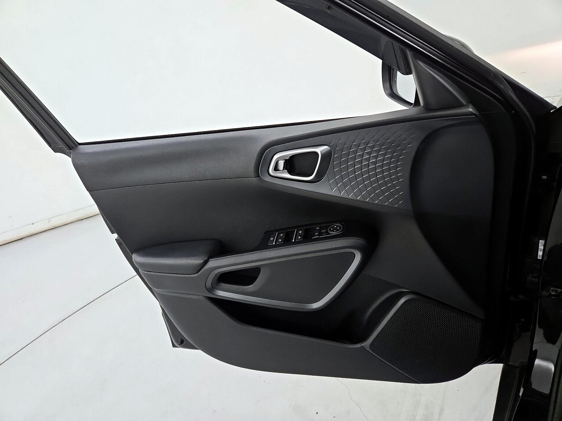 Thumbnail: 2020 Kia Soul - 12