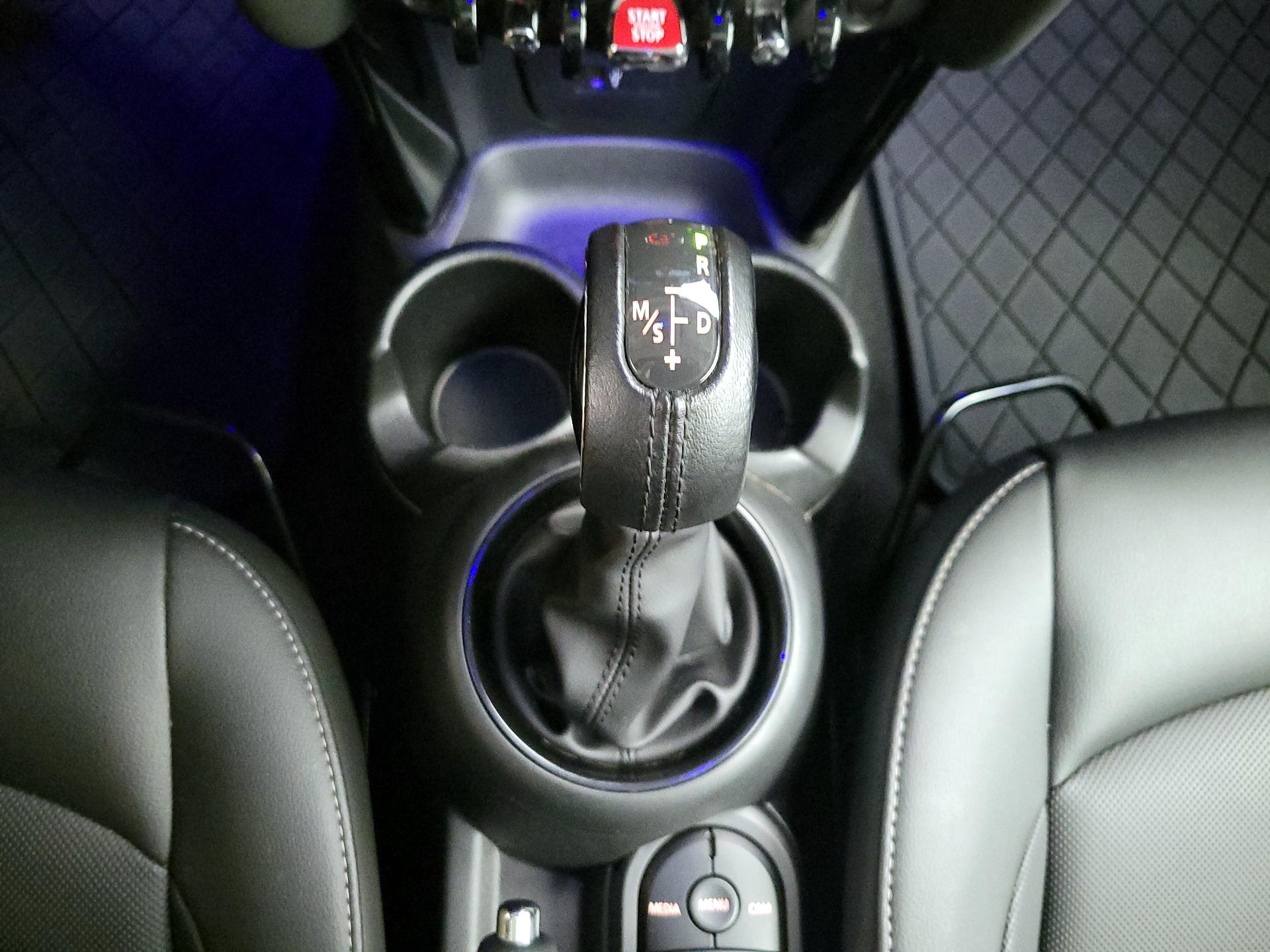 Thumbnail: 2019 MINI Cooper Hardtop - 17