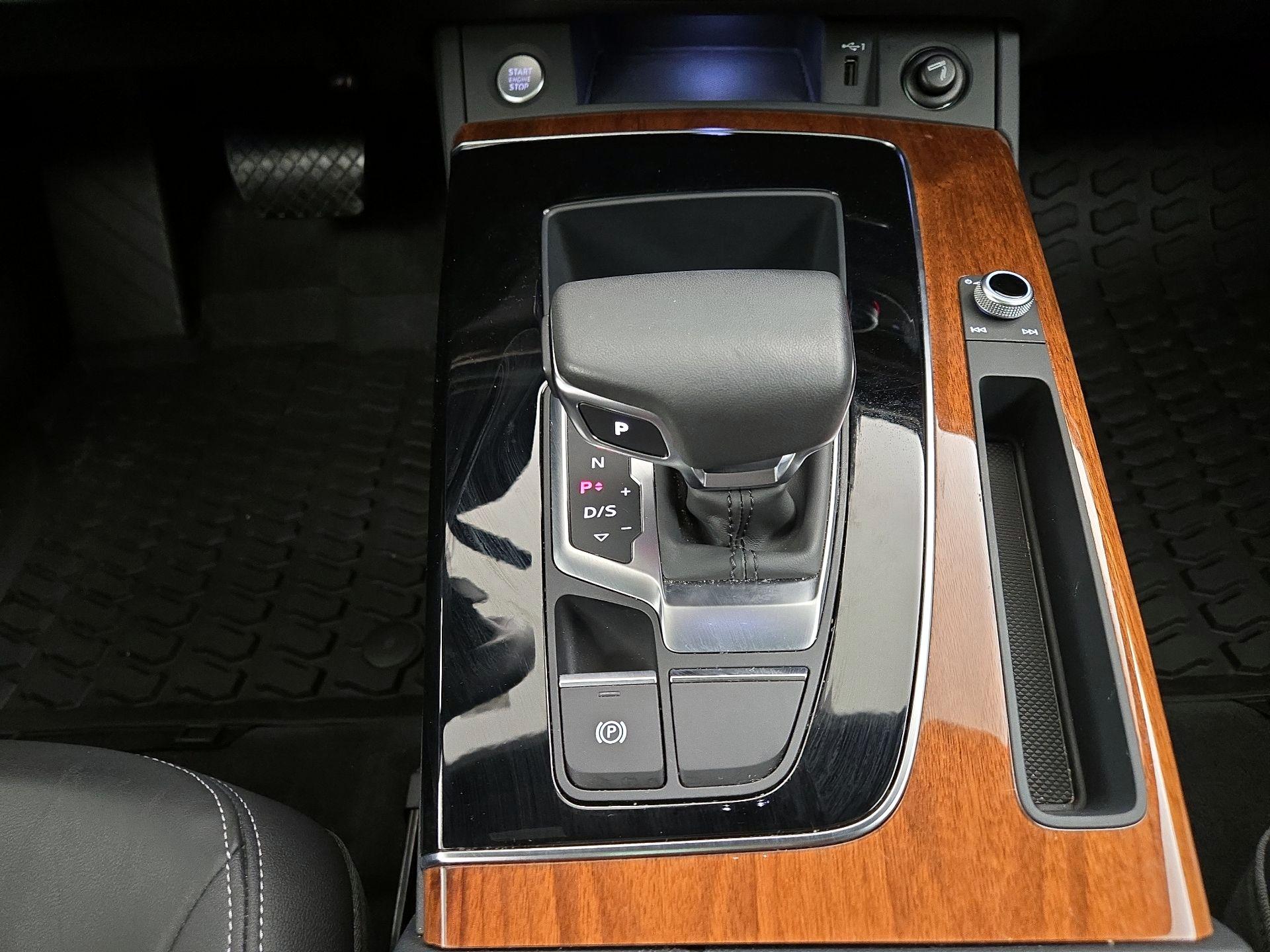 Thumbnail: 2023 Audi Q5 - 17