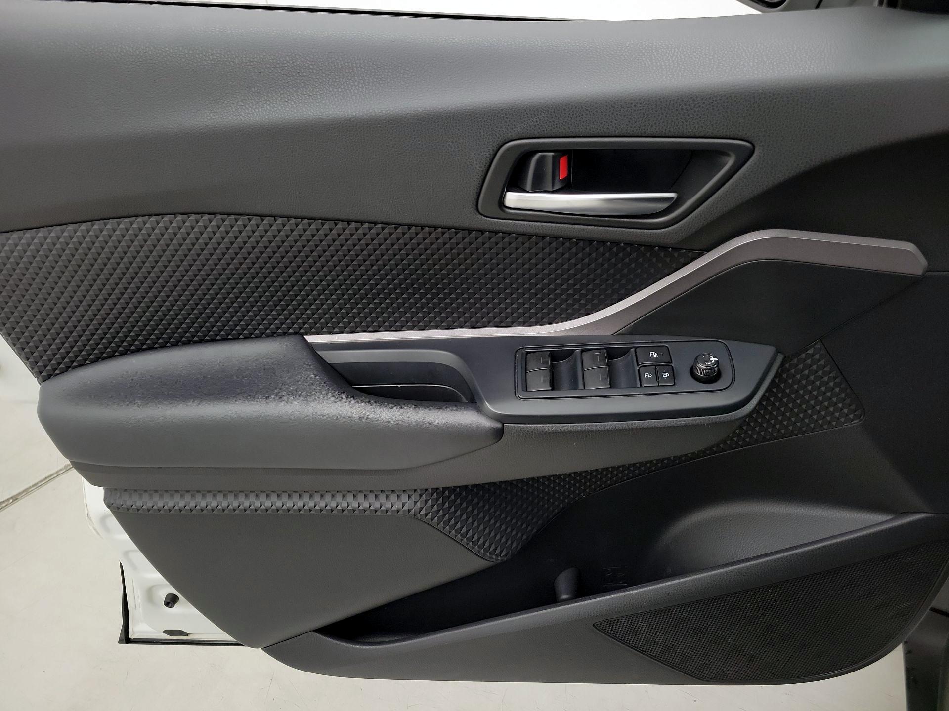 Thumbnail: 2021 Toyota C-HR - 12