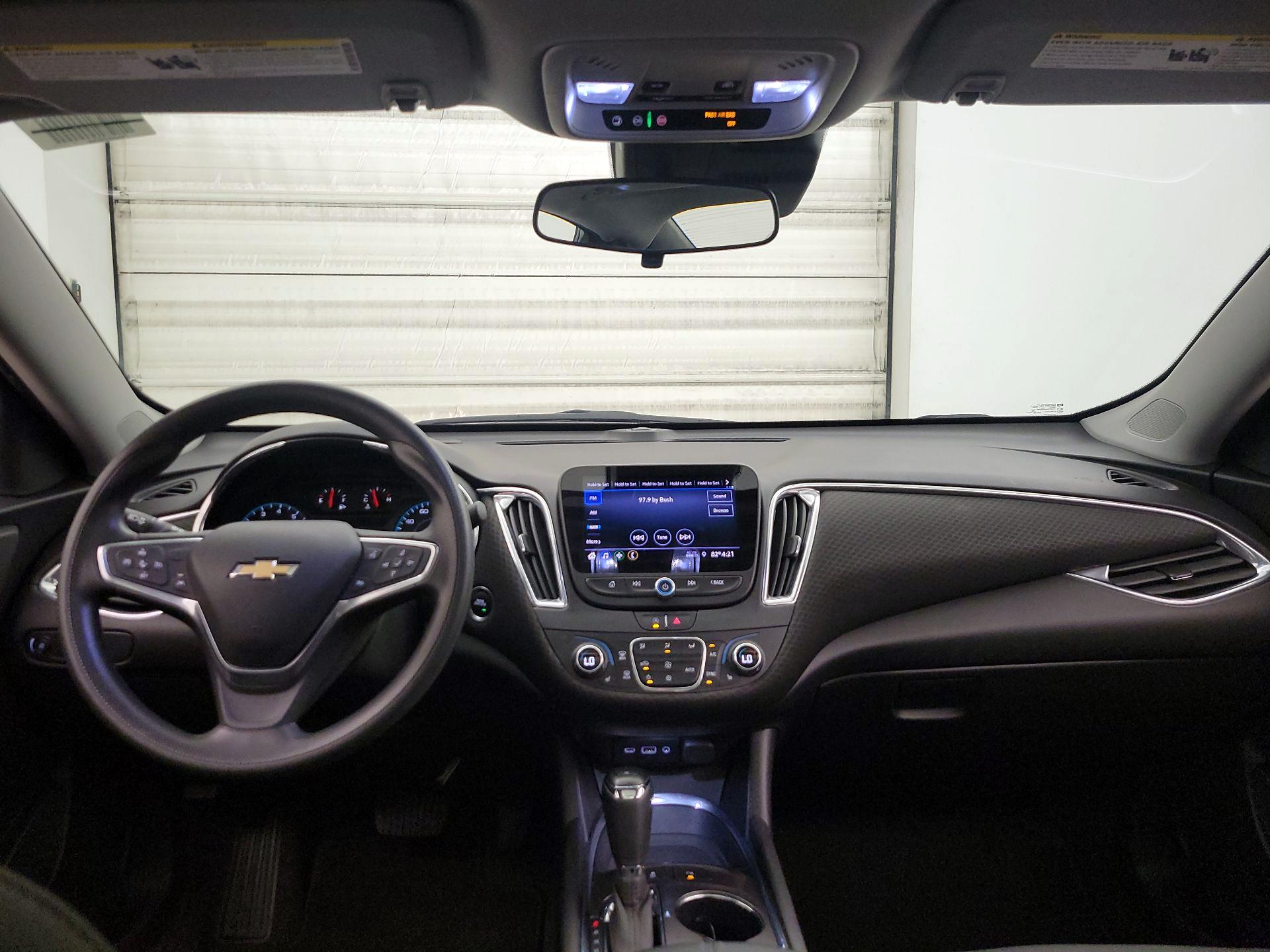 Thumbnail: 2020 Chevrolet Malibu - 9