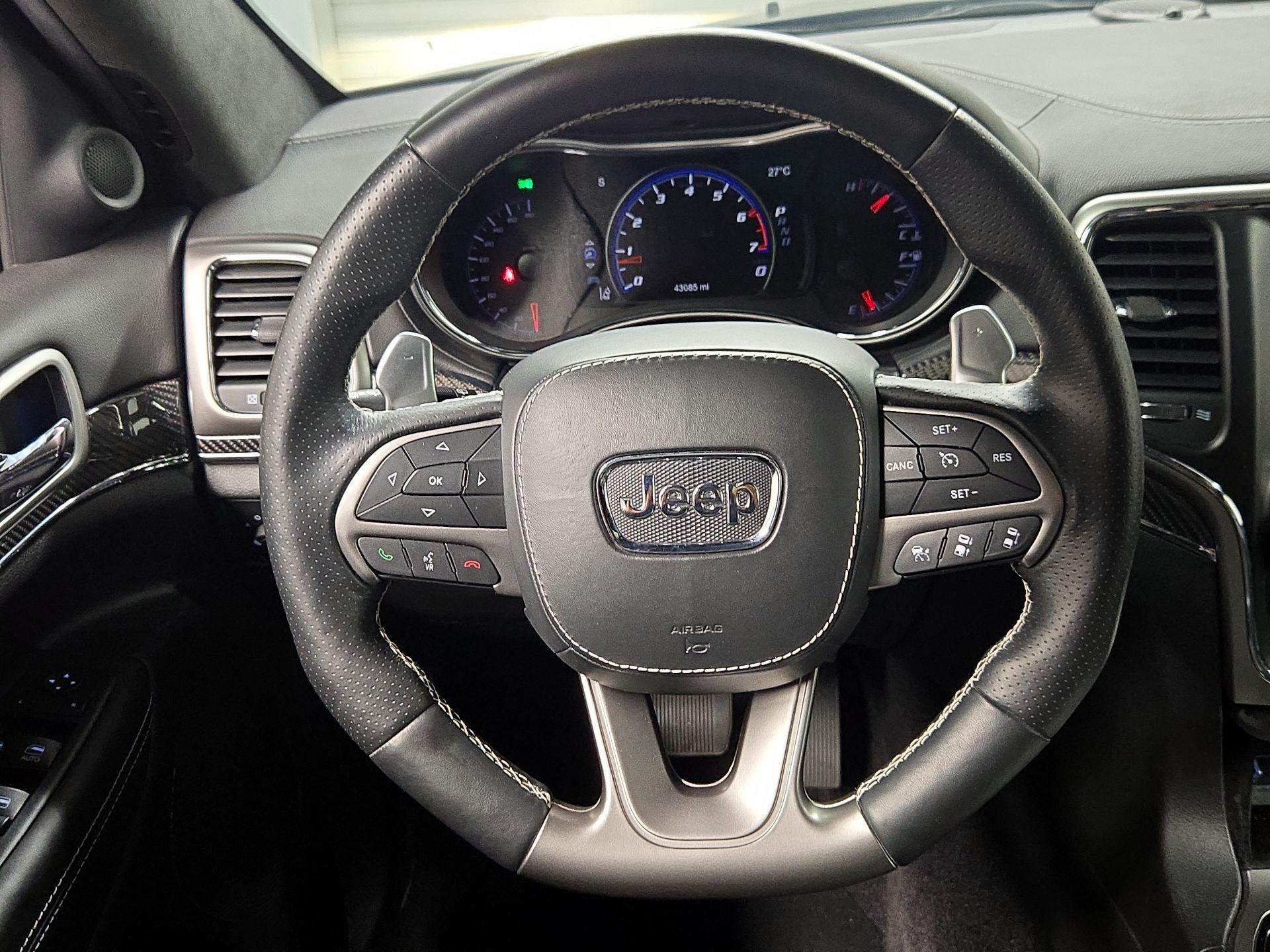 Thumbnail: 2017 Jeep Grand Cherokee - 10