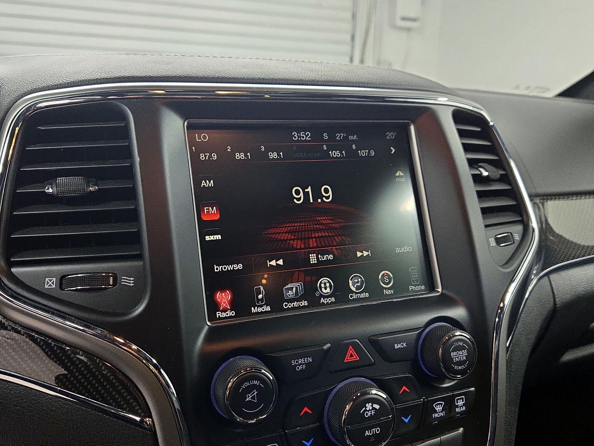 Thumbnail: 2017 Jeep Grand Cherokee - 16