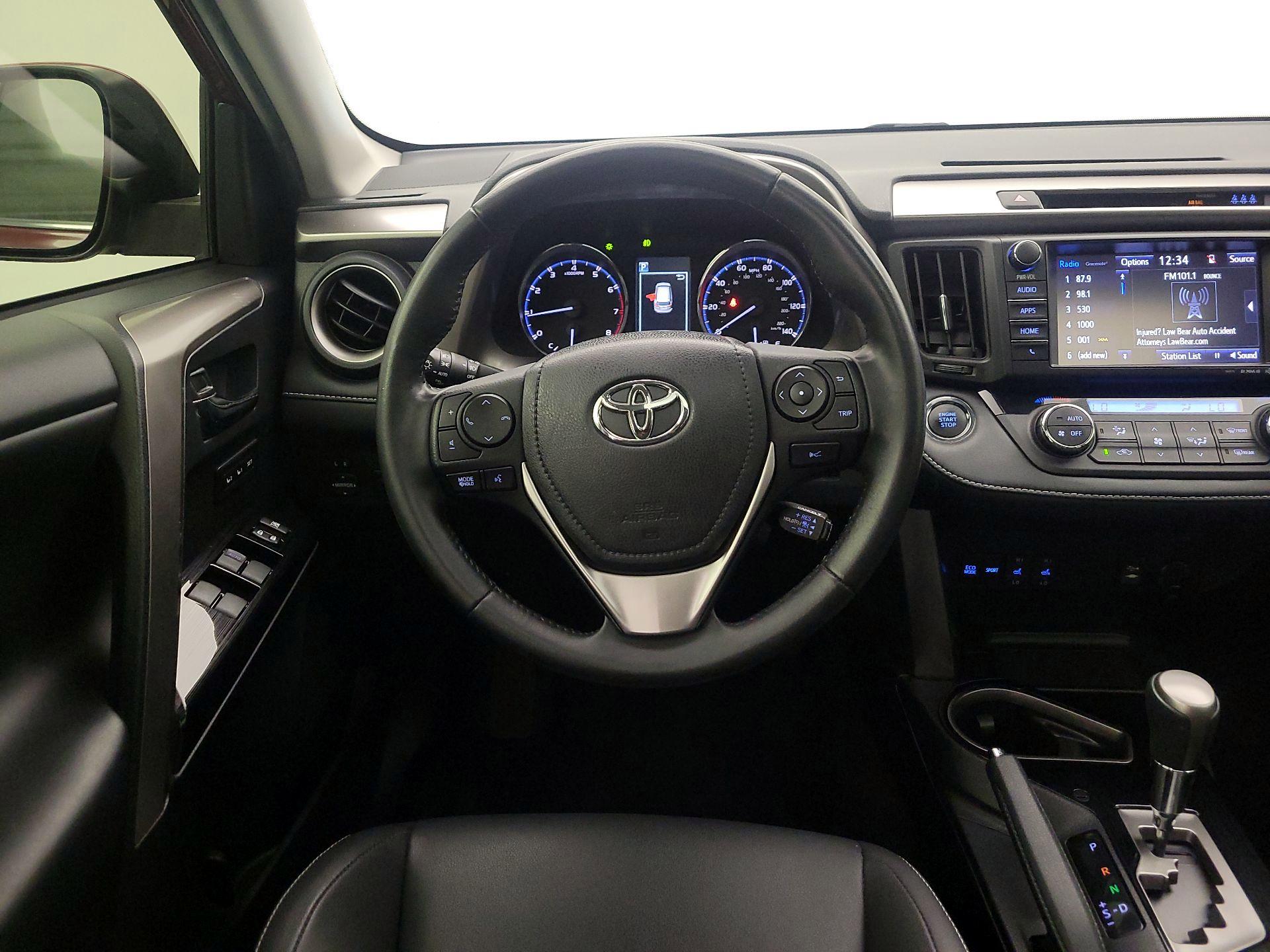 Thumbnail: 2018 Toyota RAV4 - 10