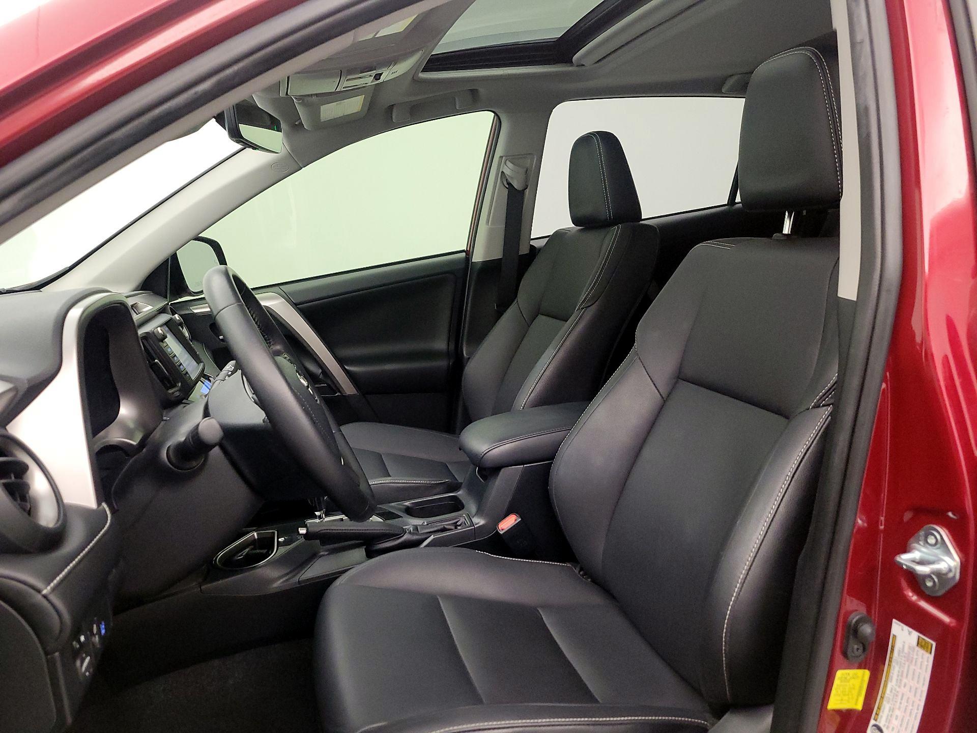 Thumbnail: 2018 Toyota RAV4 - 11
