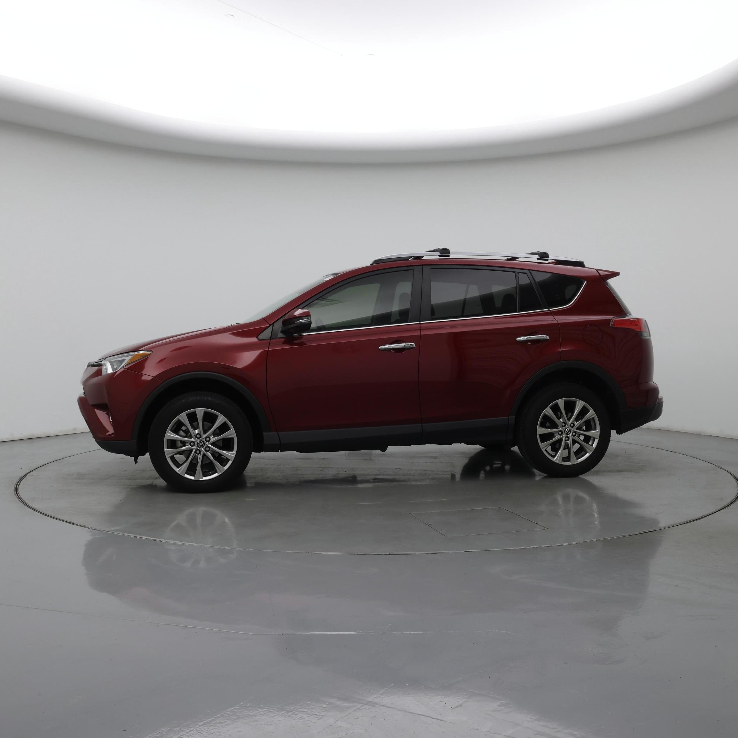 Thumbnail: 2018 Toyota RAV4 - 3
