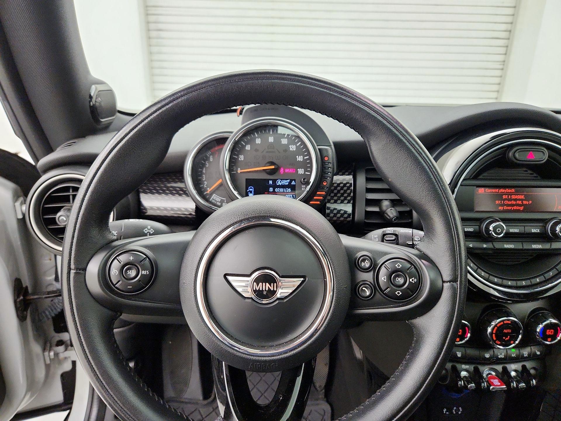 Thumbnail: 2015 MINI Cooper Hardtop - 10