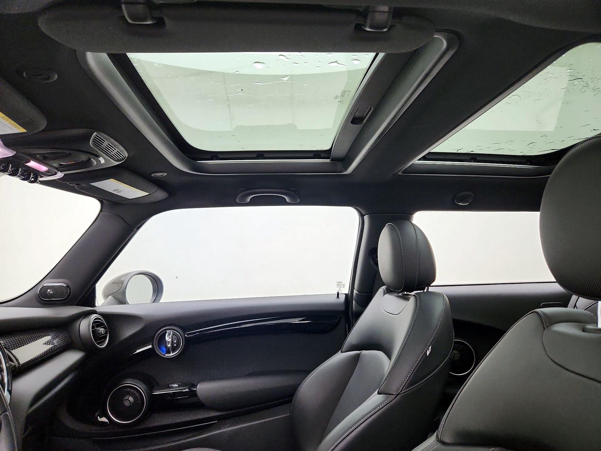 Thumbnail: 2015 MINI Cooper Hardtop - 18