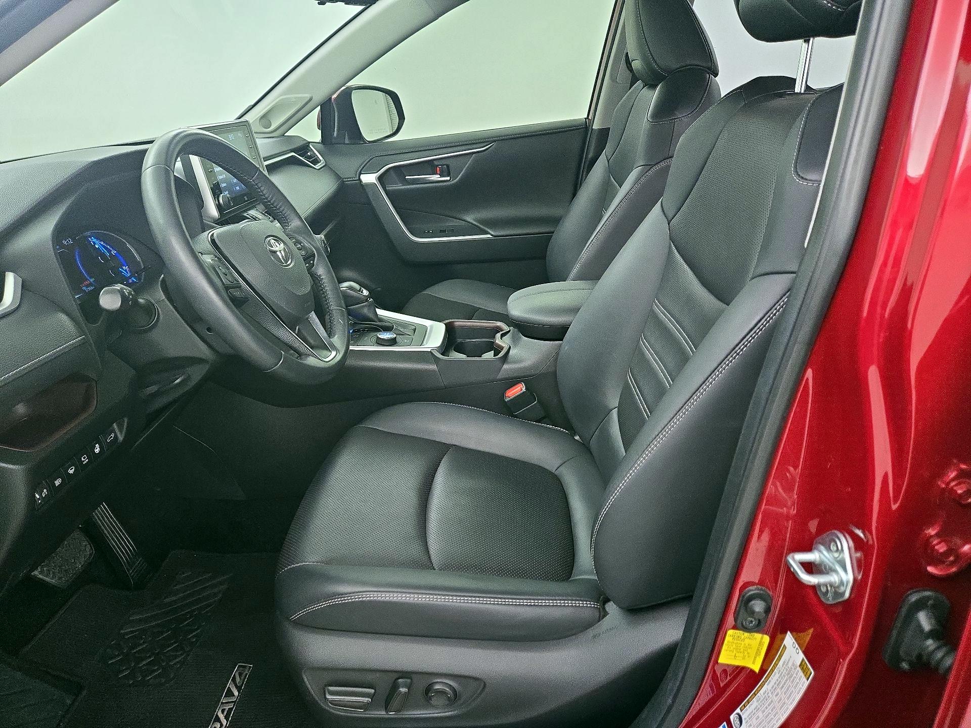 Thumbnail: 2019 Toyota RAV4 - 11