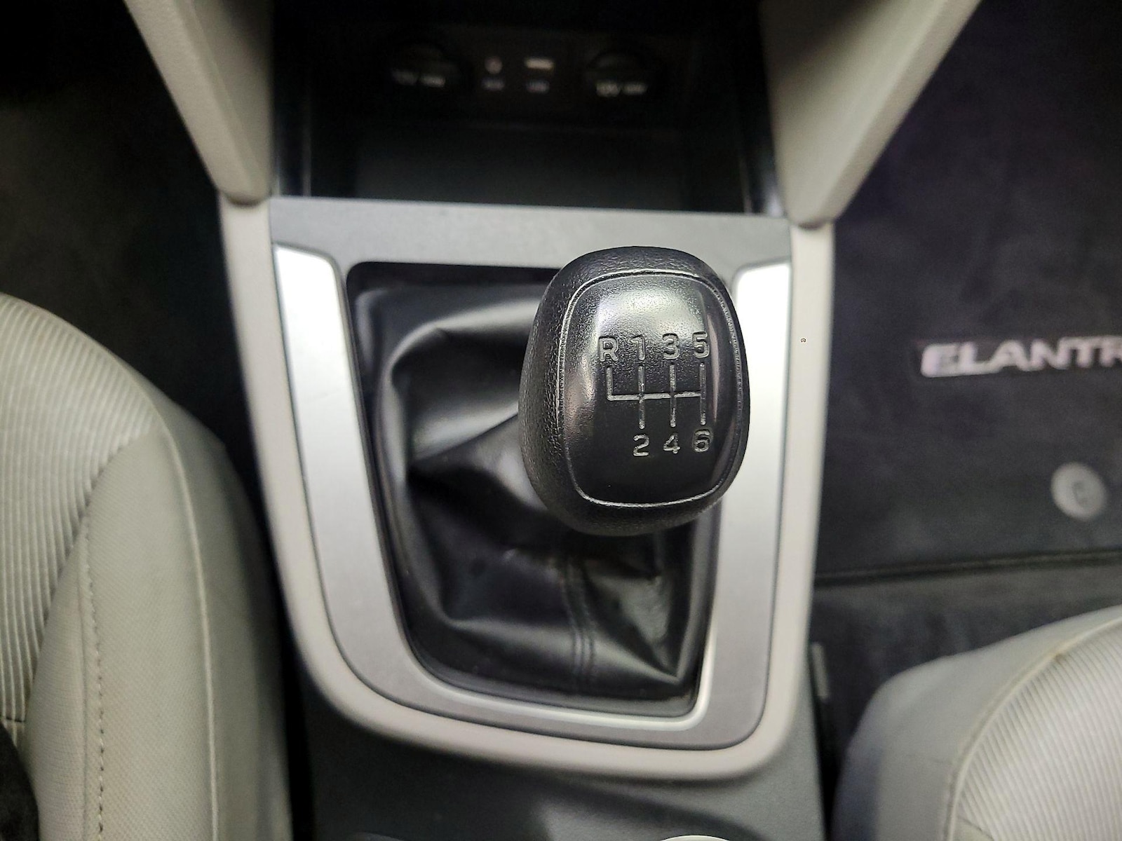 2018 Hyundai Elantra SE - Photo 17