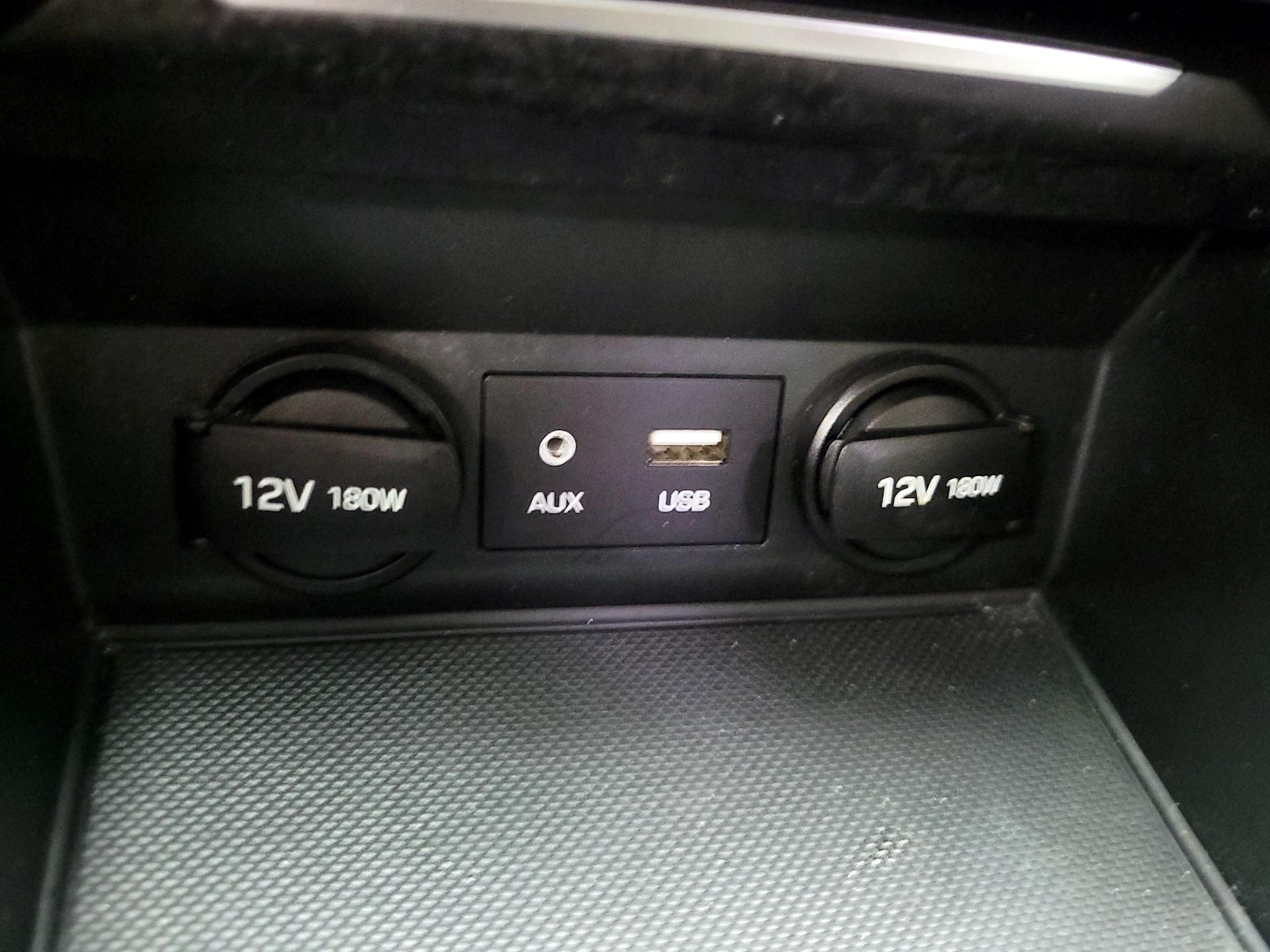 2018 Hyundai Elantra SE - Photo 18