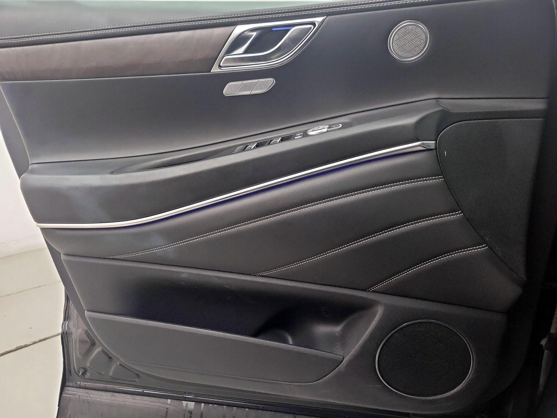 Thumbnail: 2021 Genesis GV80 - 12