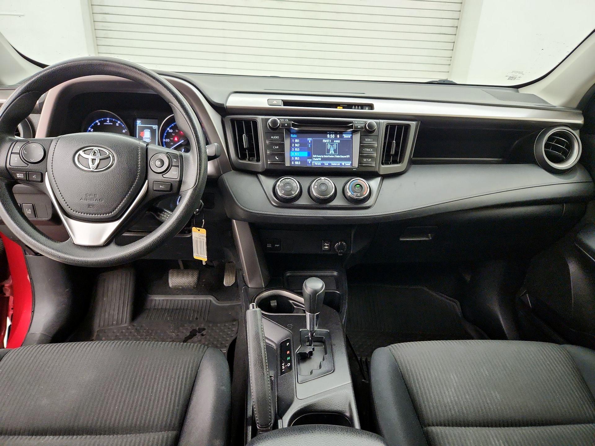 Thumbnail: 2017 Toyota RAV4 - 9
