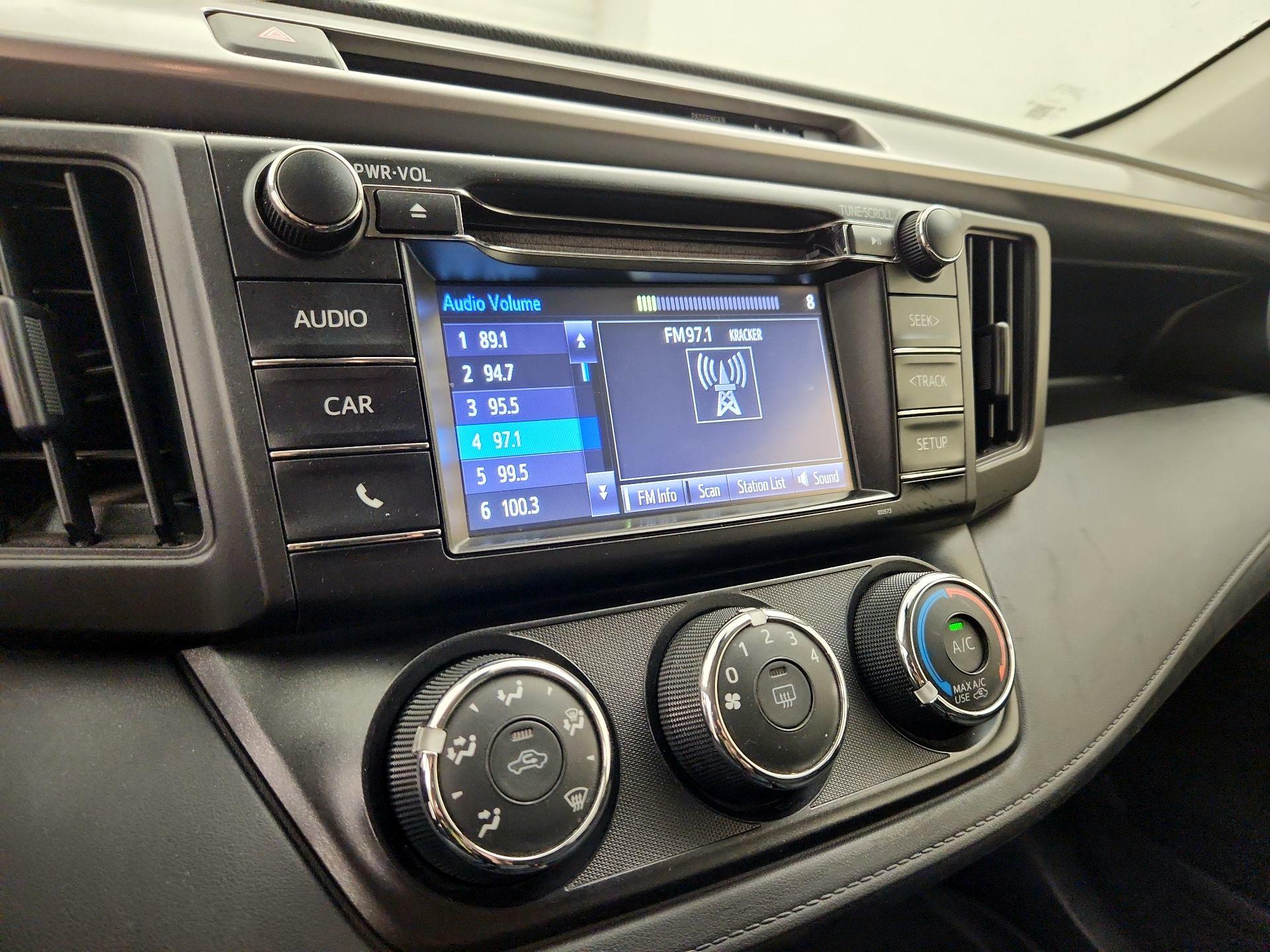 Thumbnail: 2017 Toyota RAV4 - 15
