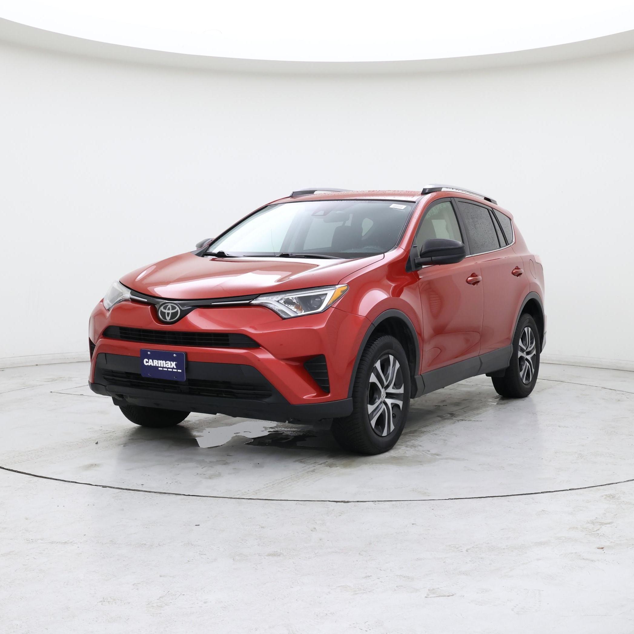 Thumbnail: 2017 Toyota RAV4 - 4