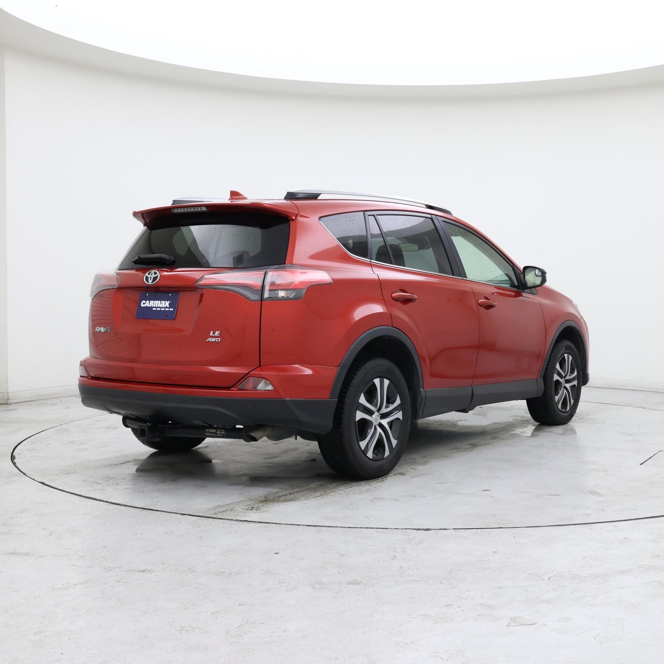 Thumbnail: 2017 Toyota RAV4 - 8