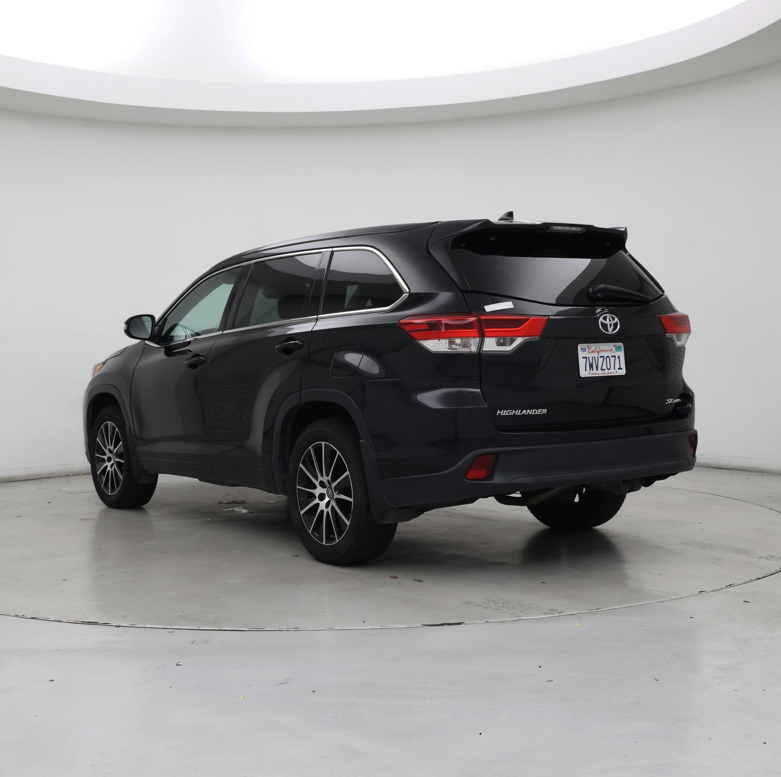Thumbnail: 2017 Toyota Highlander - 2