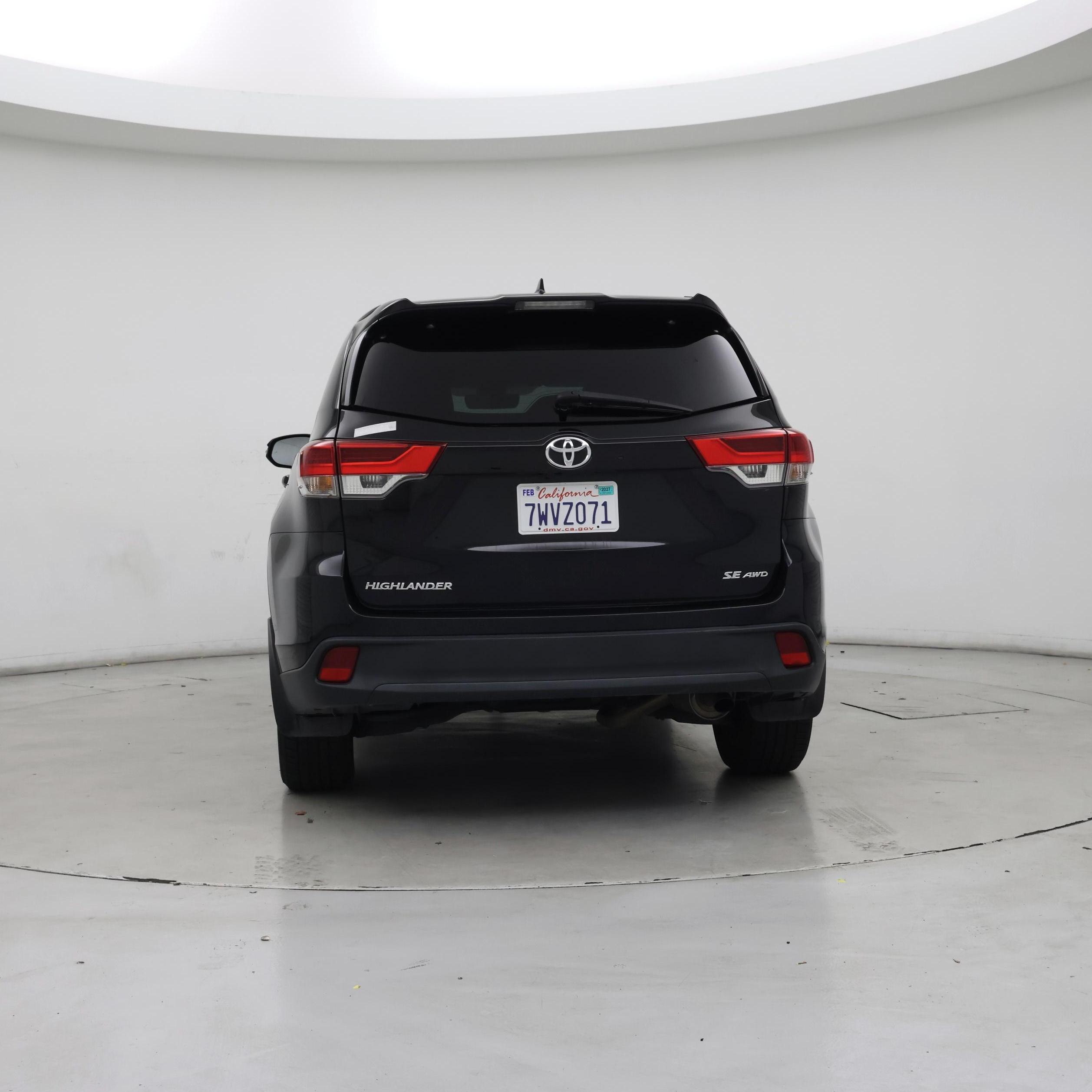 Thumbnail: 2017 Toyota Highlander - 6
