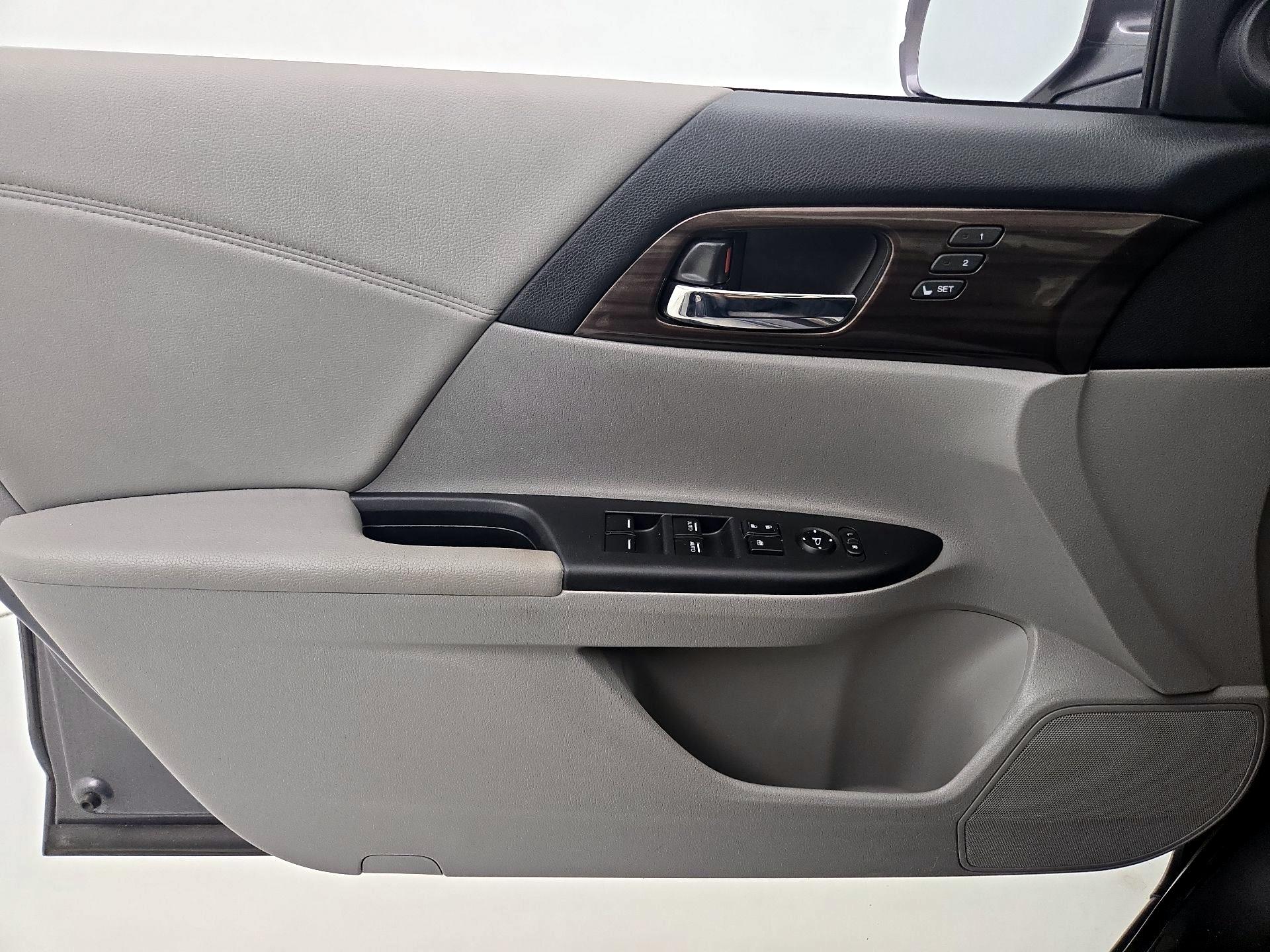 Thumbnail: 2017 Honda Accord - 12
