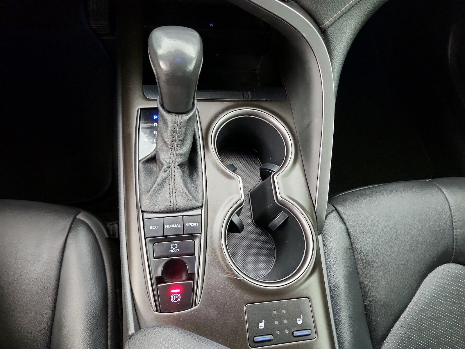 2021 Toyota Camry XSE - Photo 18