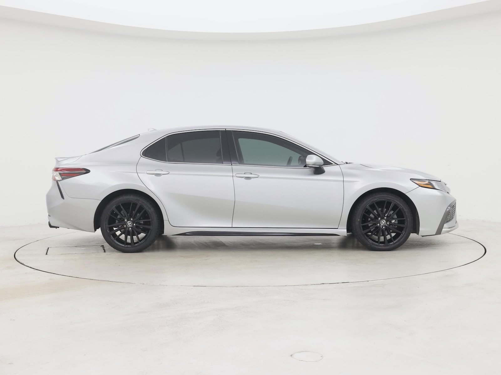 2021 Toyota Camry XSE - Photo 8