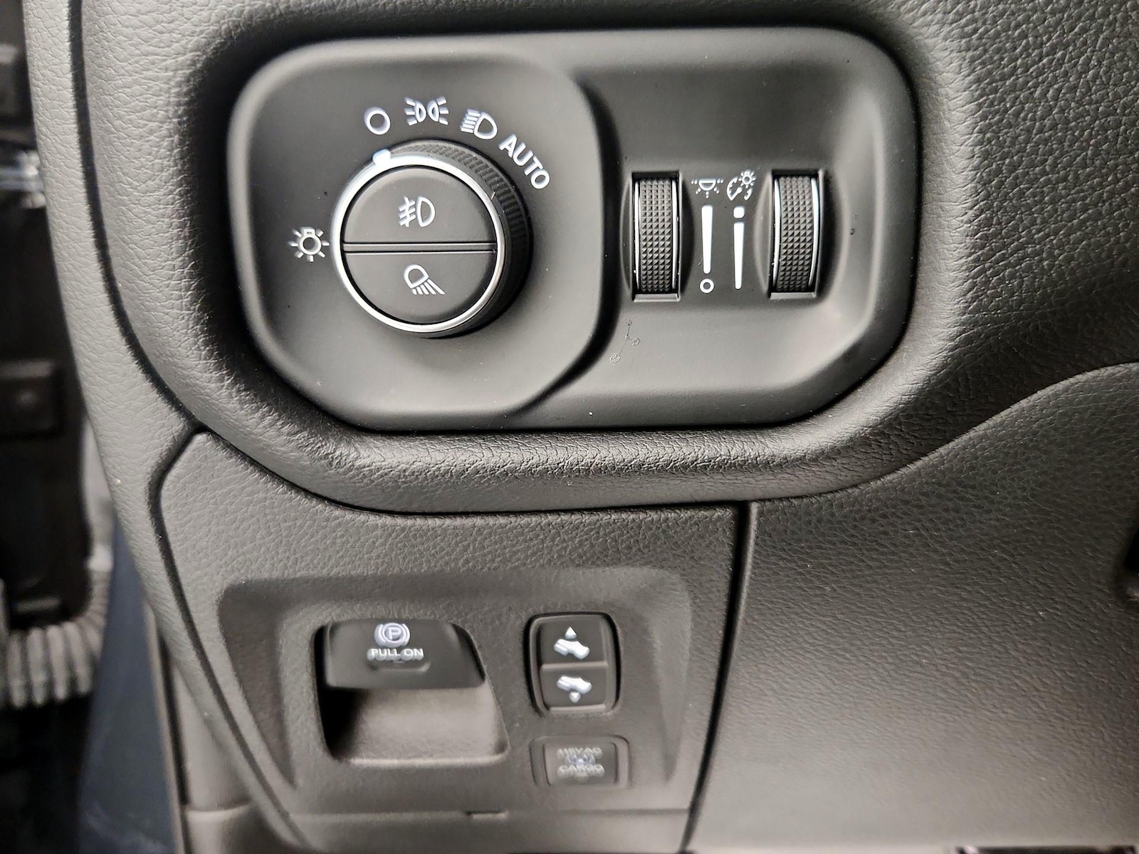 2025 RAM Ram 1500 Pickup Rebel - Photo 14