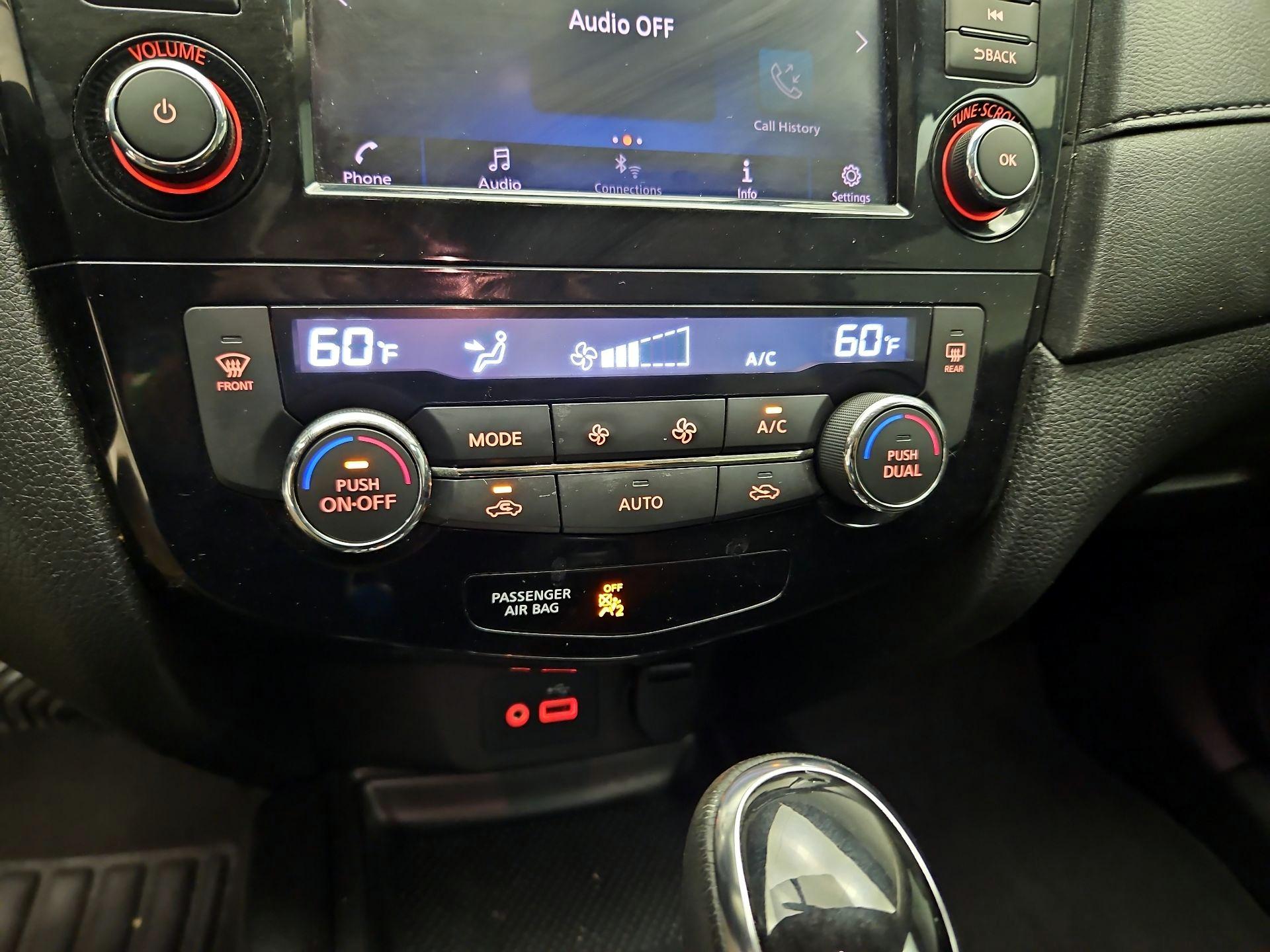 Thumbnail: 2018 Nissan Rogue - 16