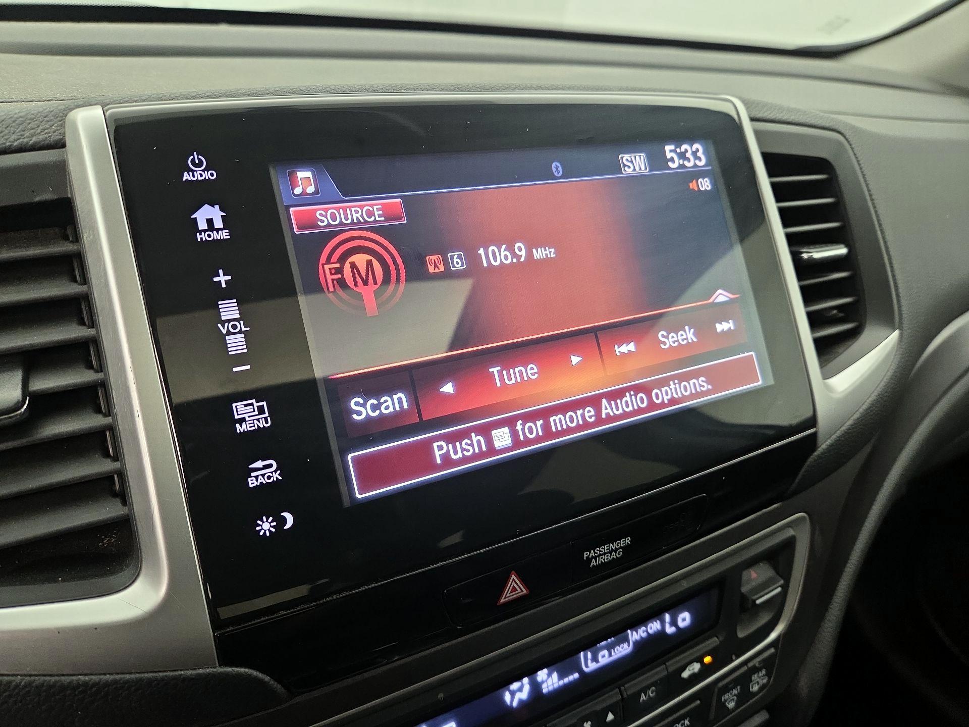 Thumbnail: 2018 Honda Pilot - 15
