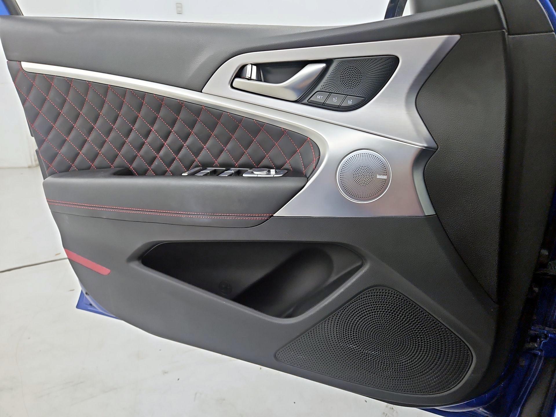 Thumbnail: 2019 Genesis G70 - 12
