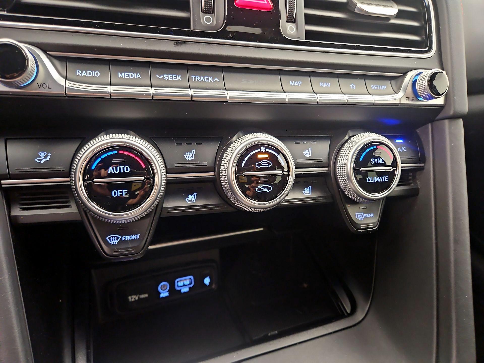 Thumbnail: 2019 Genesis G70 - 17
