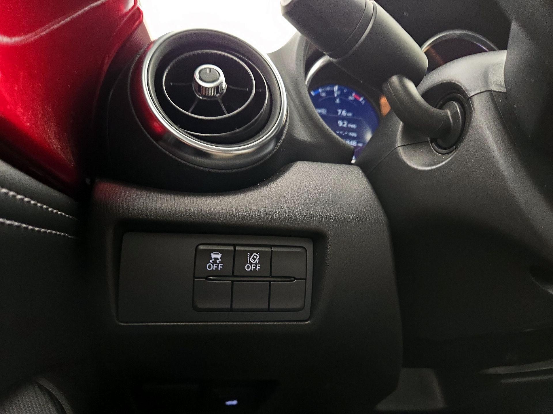 Thumbnail: 2021 Mazda MX-5 Miata - 13