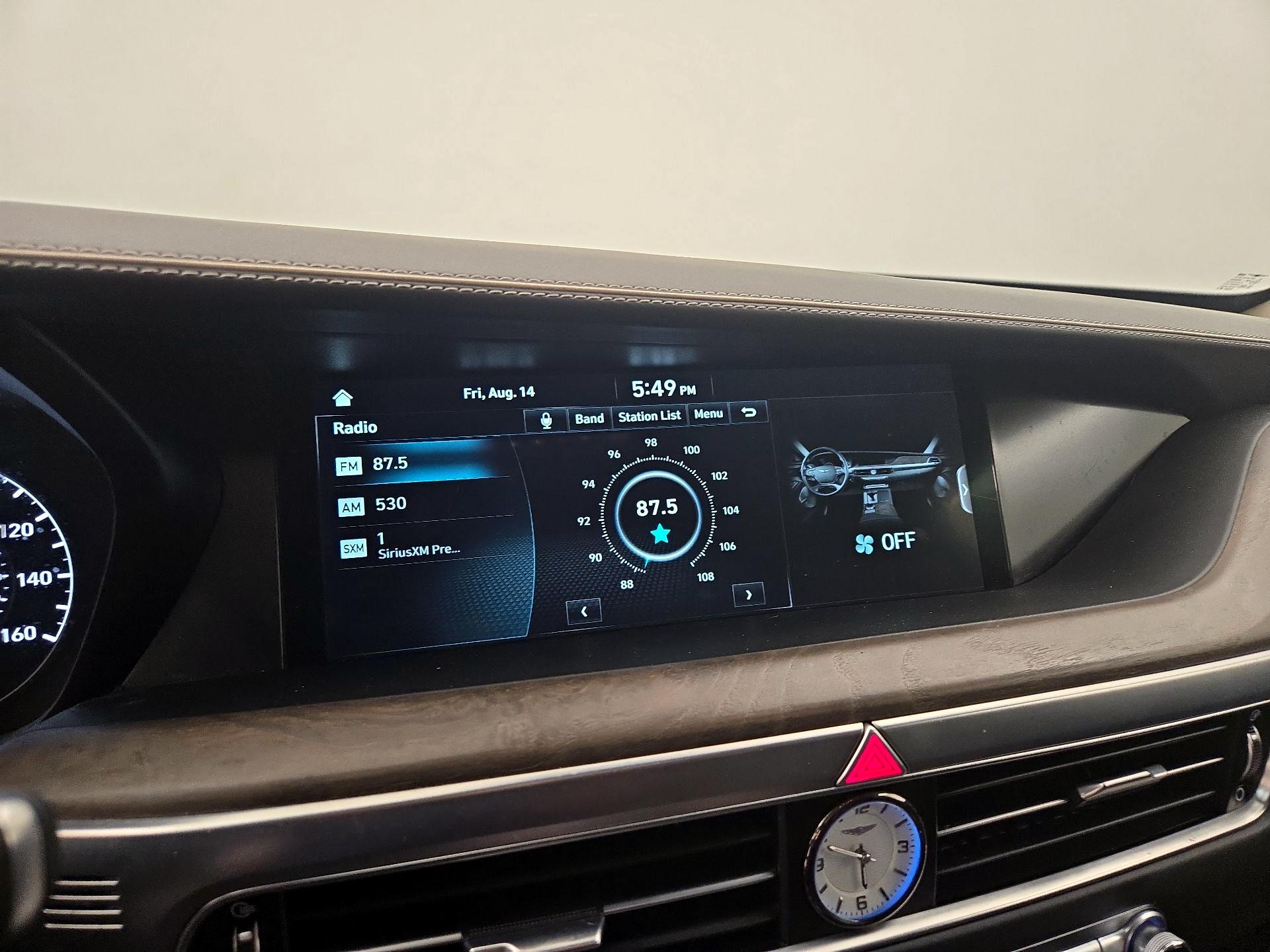 Thumbnail: 2021 Genesis G90 - 16