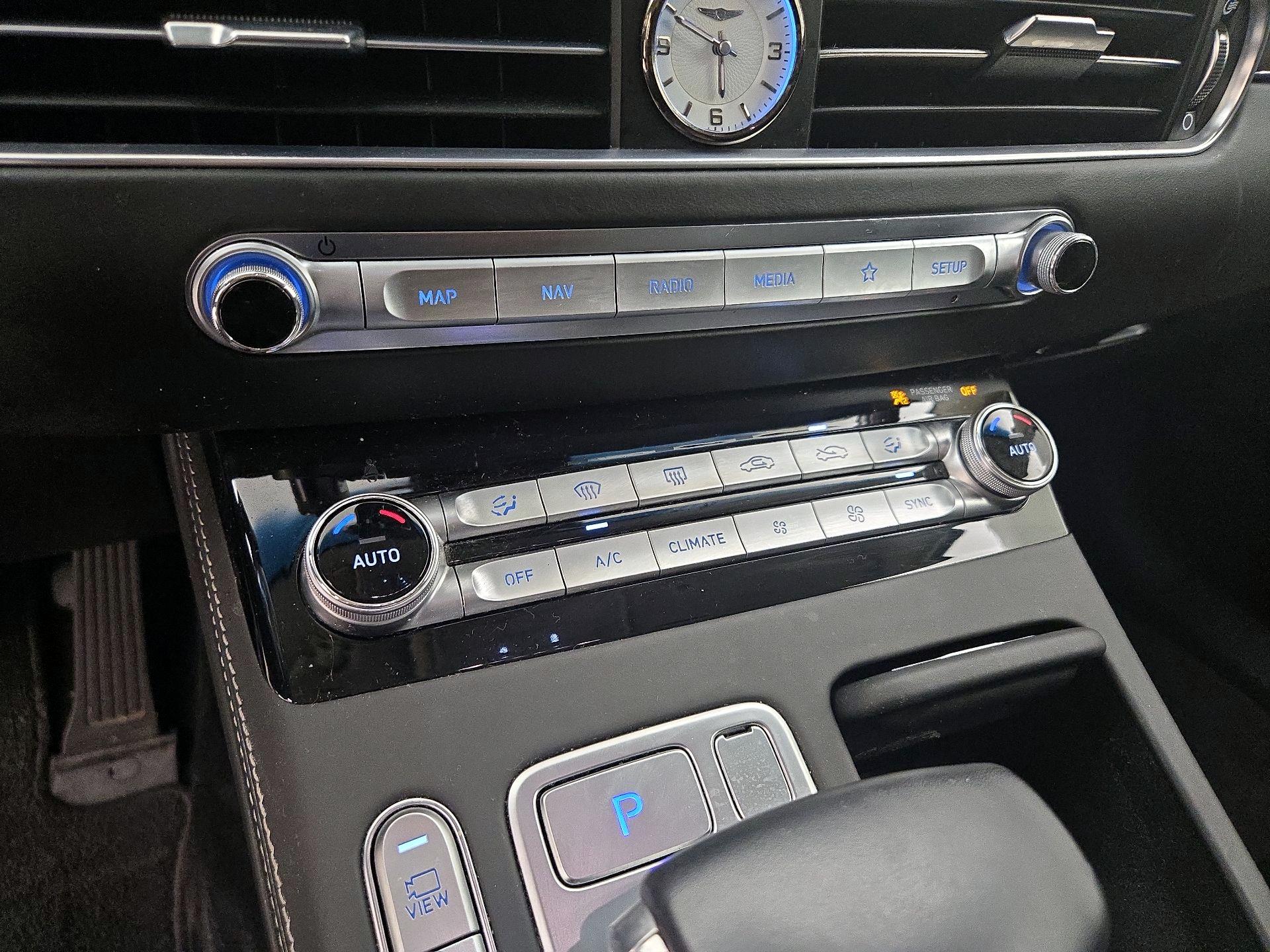 Thumbnail: 2021 Genesis G90 - 17