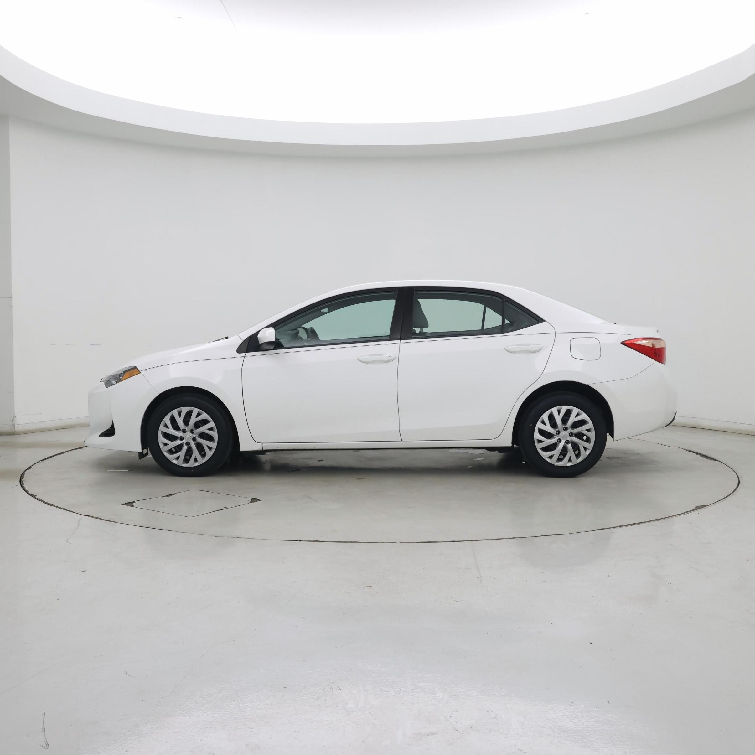 Thumbnail: 2017 Toyota Corolla - 3