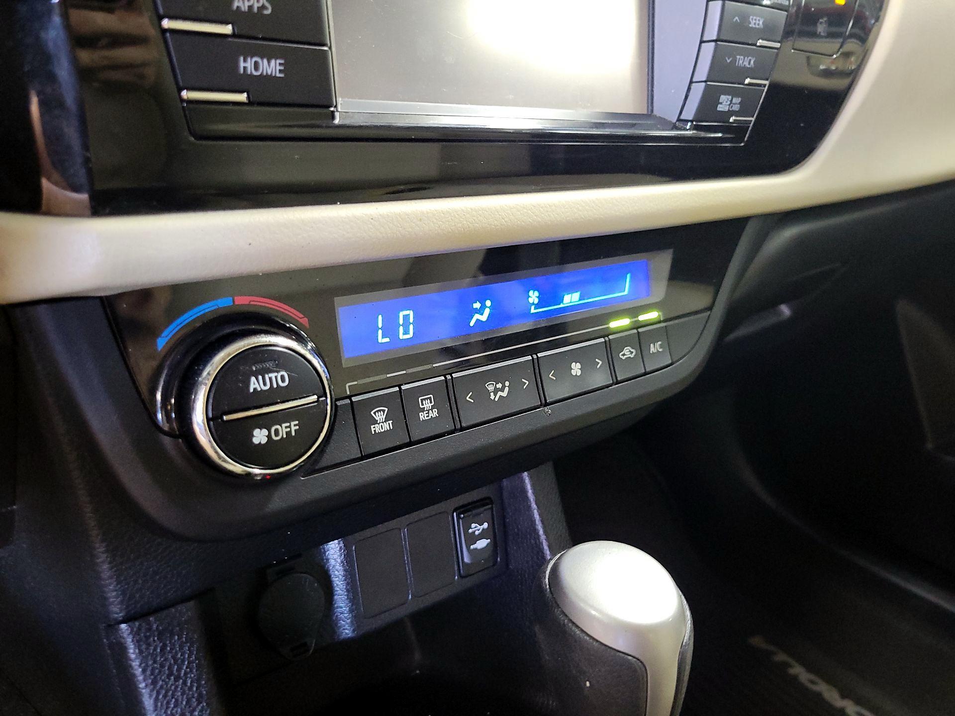 Thumbnail: 2016 Toyota Corolla - 16